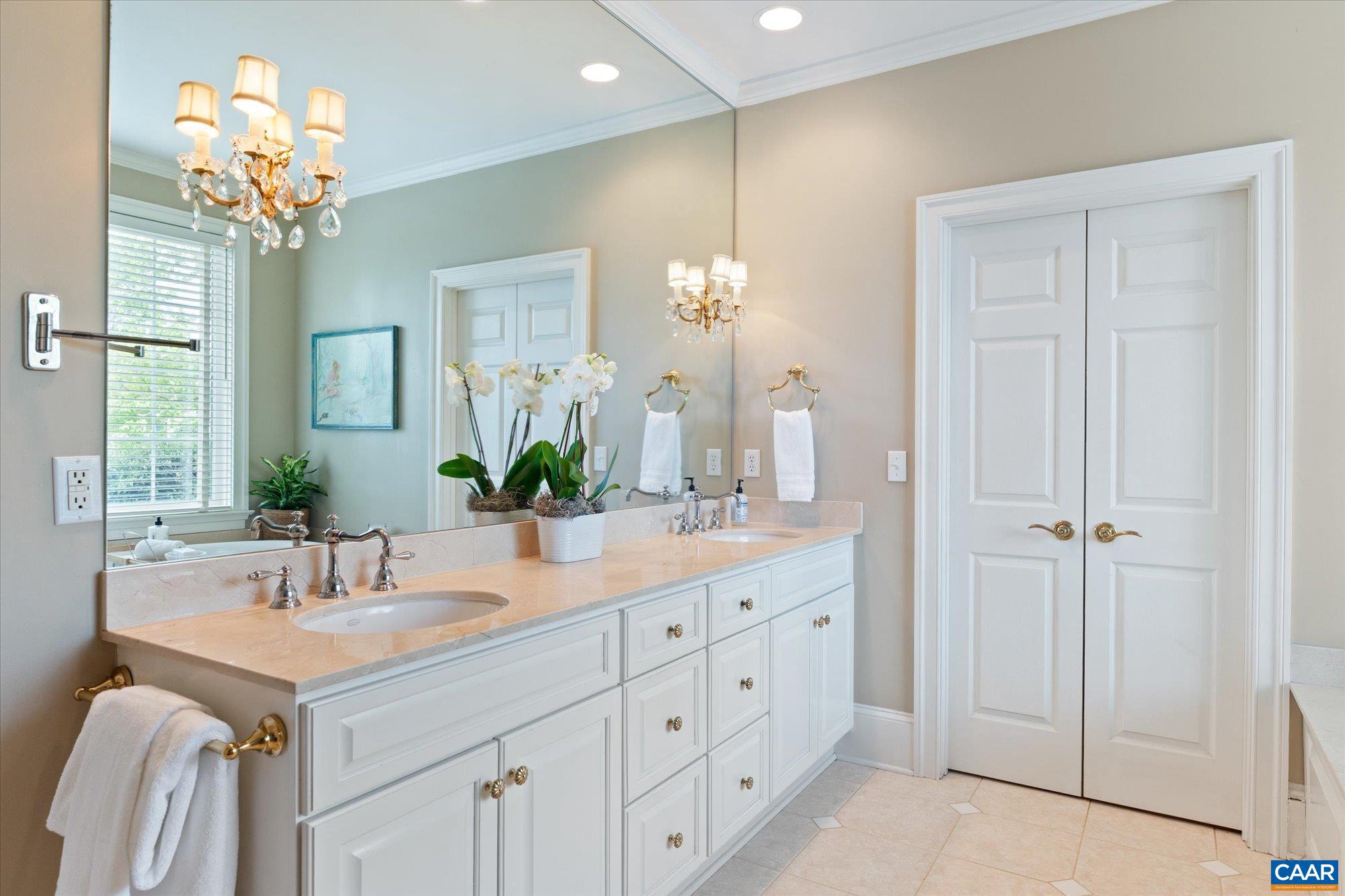 THE ROCKS - Residential