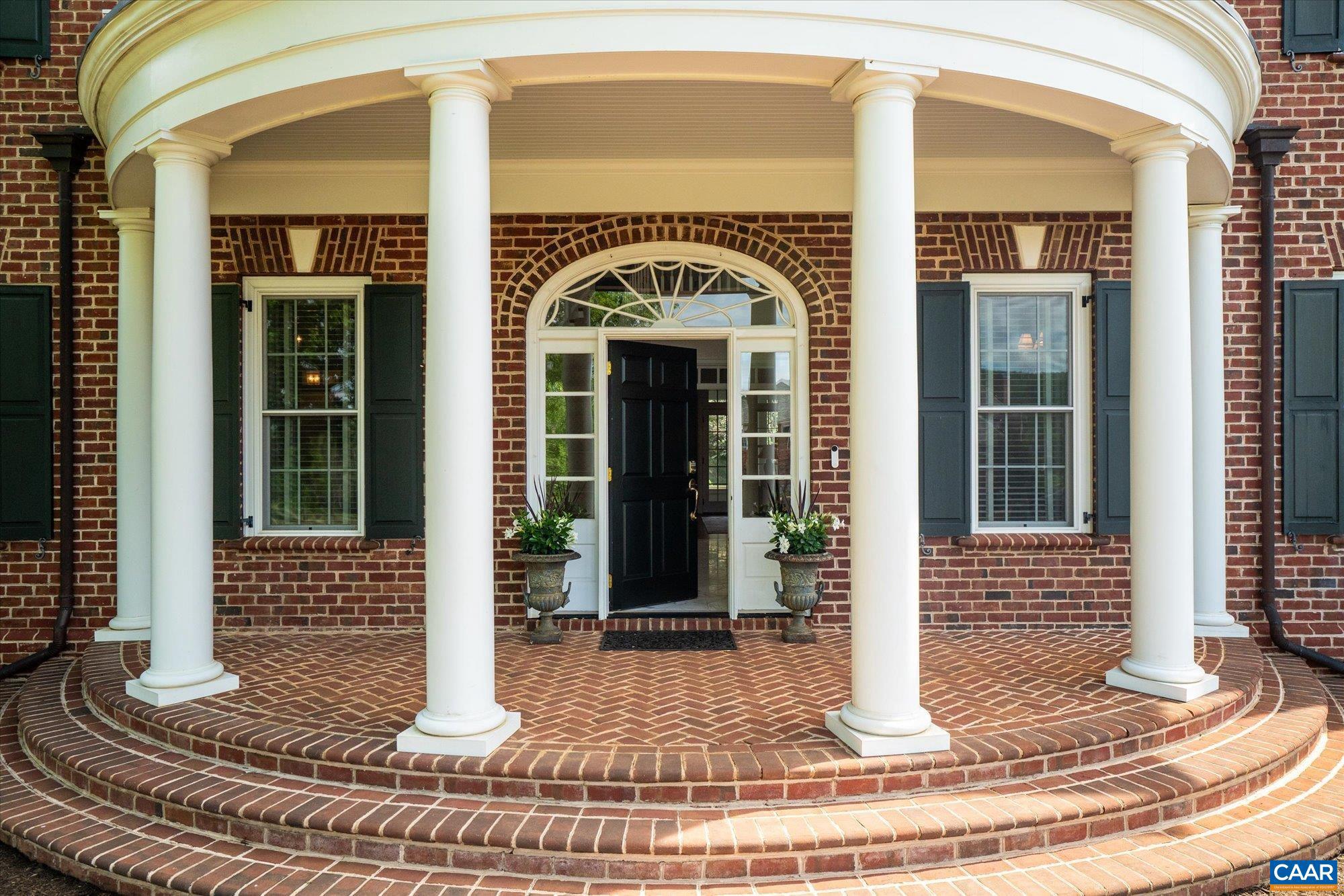 THE ROCKS - Residential