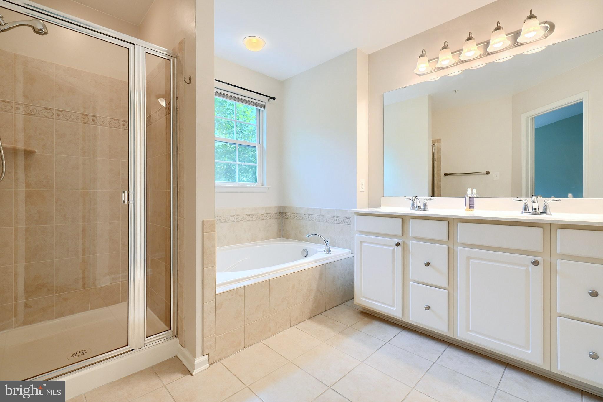 HAMMONDS OVERLOOK - Residential