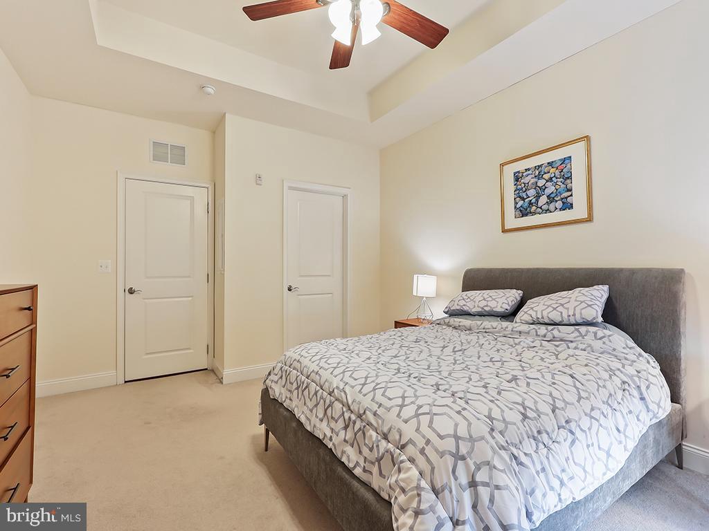 NAVAL SQUARE - Residential