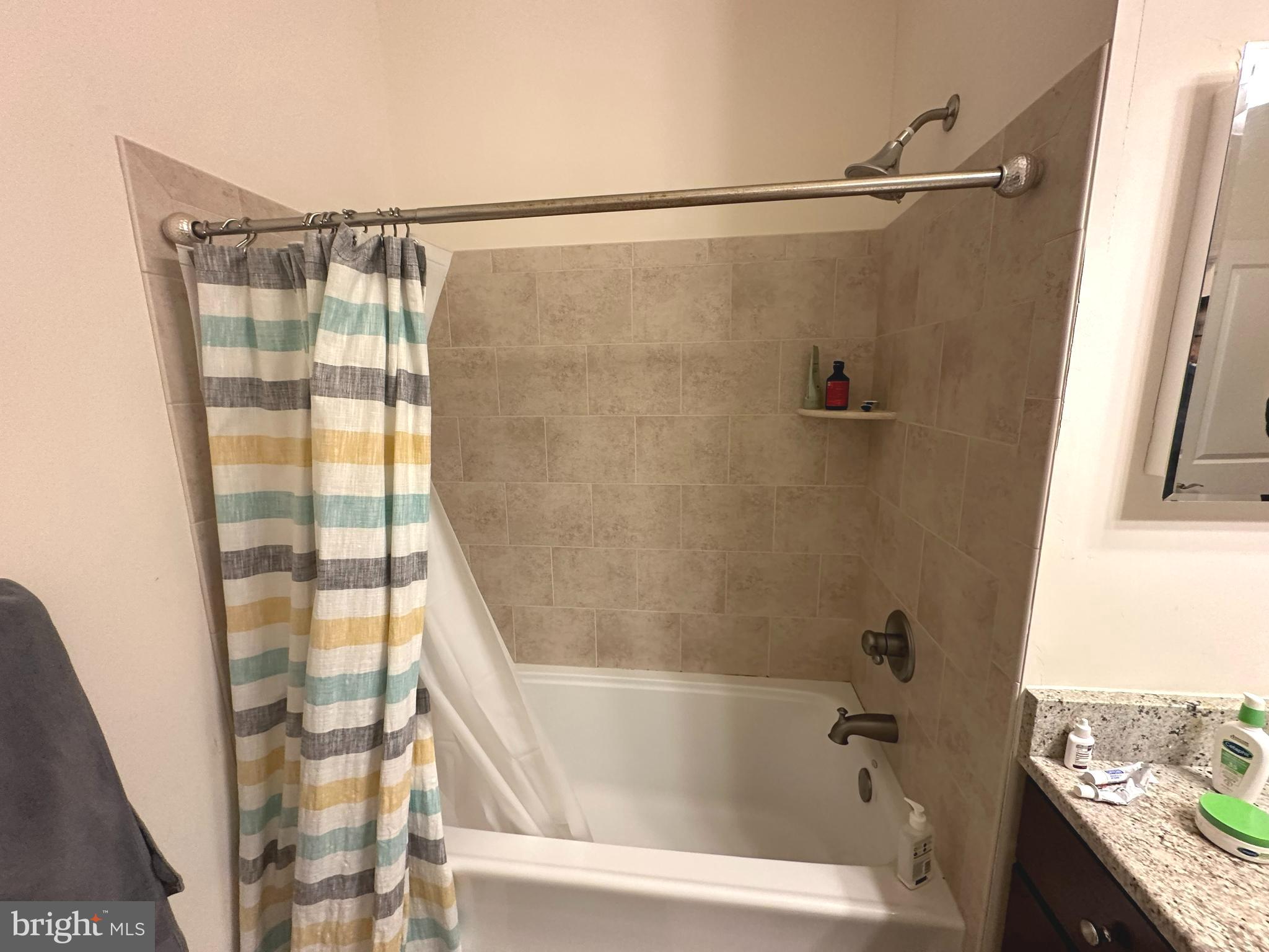 NAVAL SQUARE - Residential