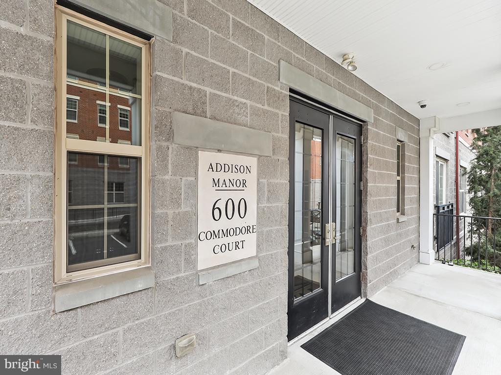 NAVAL SQUARE - Residential