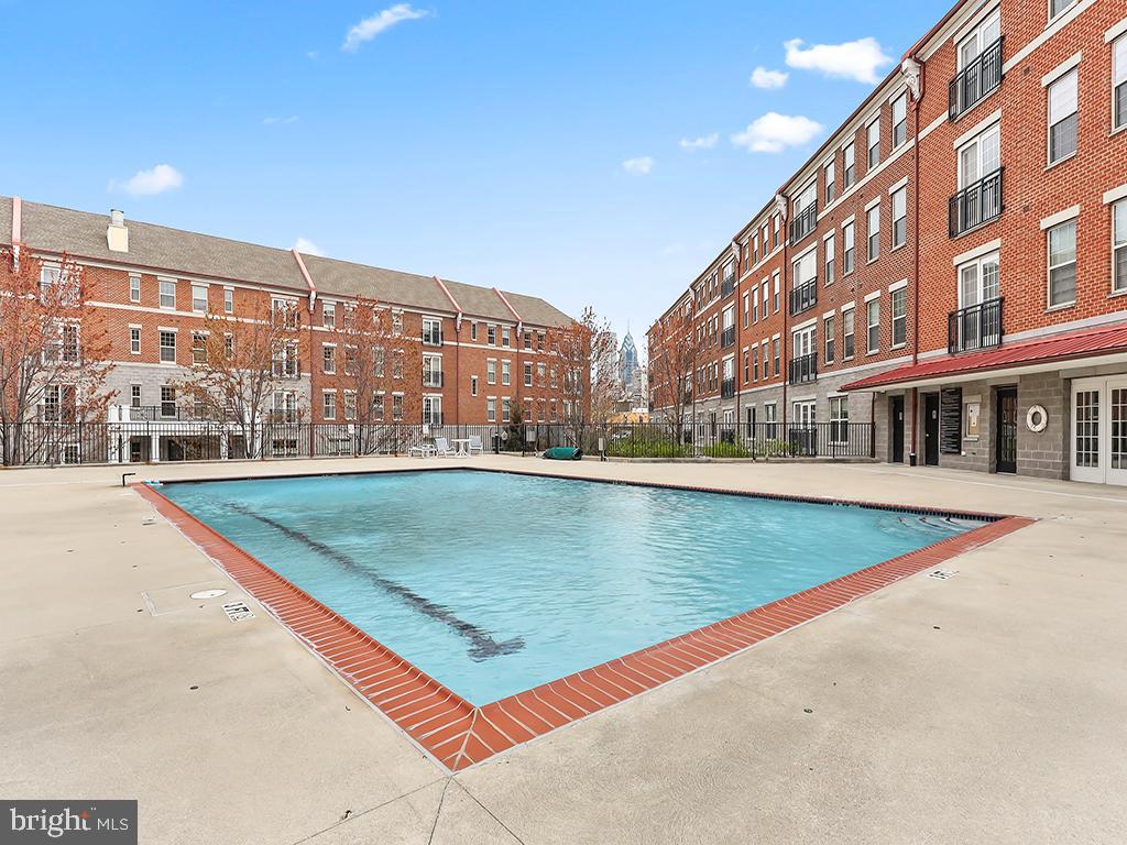 NAVAL SQUARE - Residential