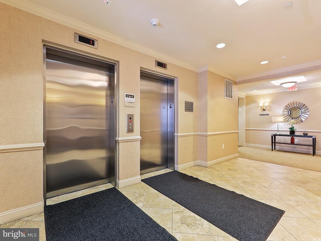 NAVAL SQUARE - Residential