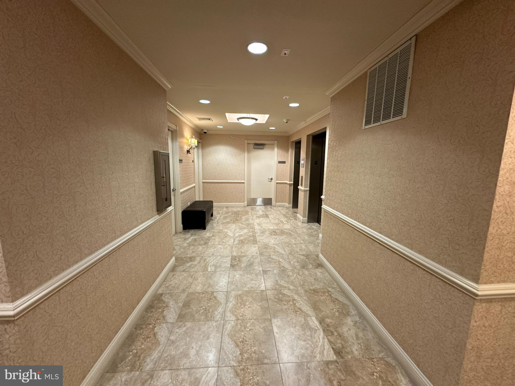 NAVAL SQUARE - Residential