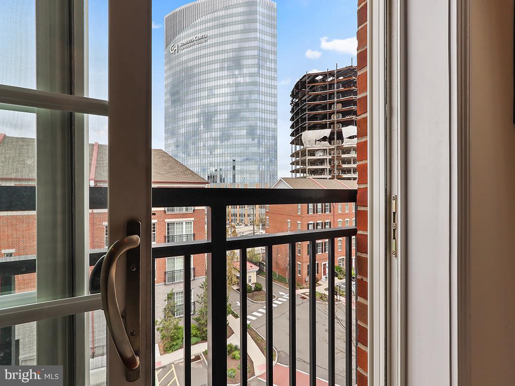 NAVAL SQUARE - Residential