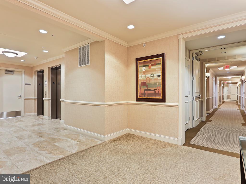 NAVAL SQUARE - Residential