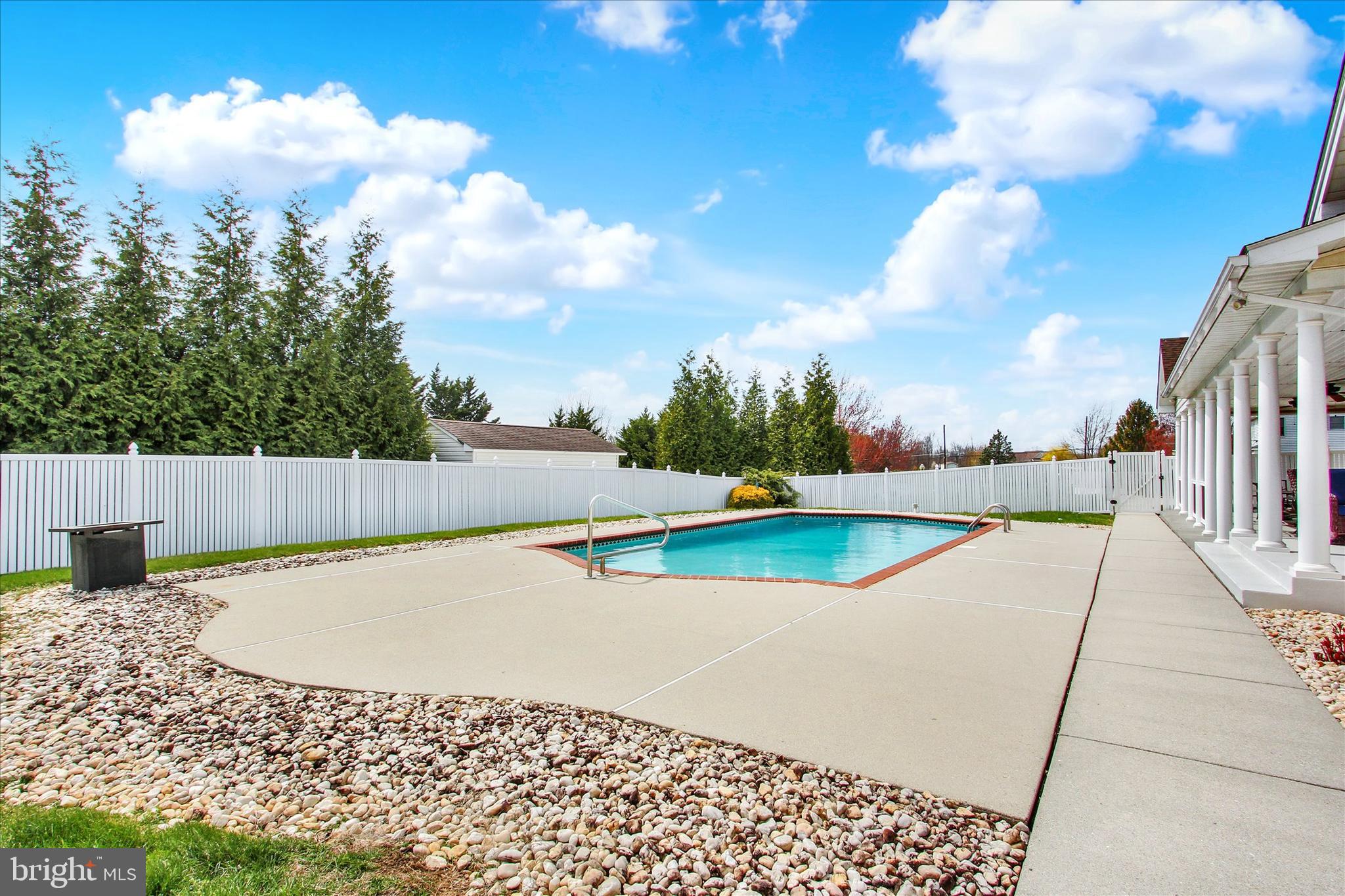 SOUTH POINTE - Residential