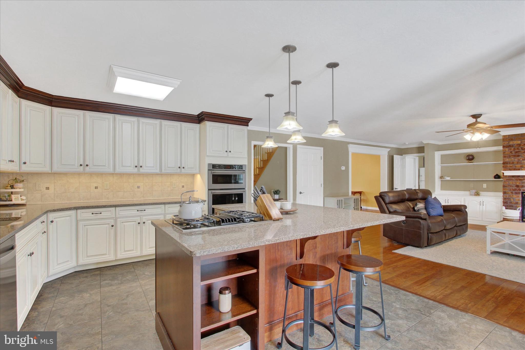 SOUTH POINTE - Residential