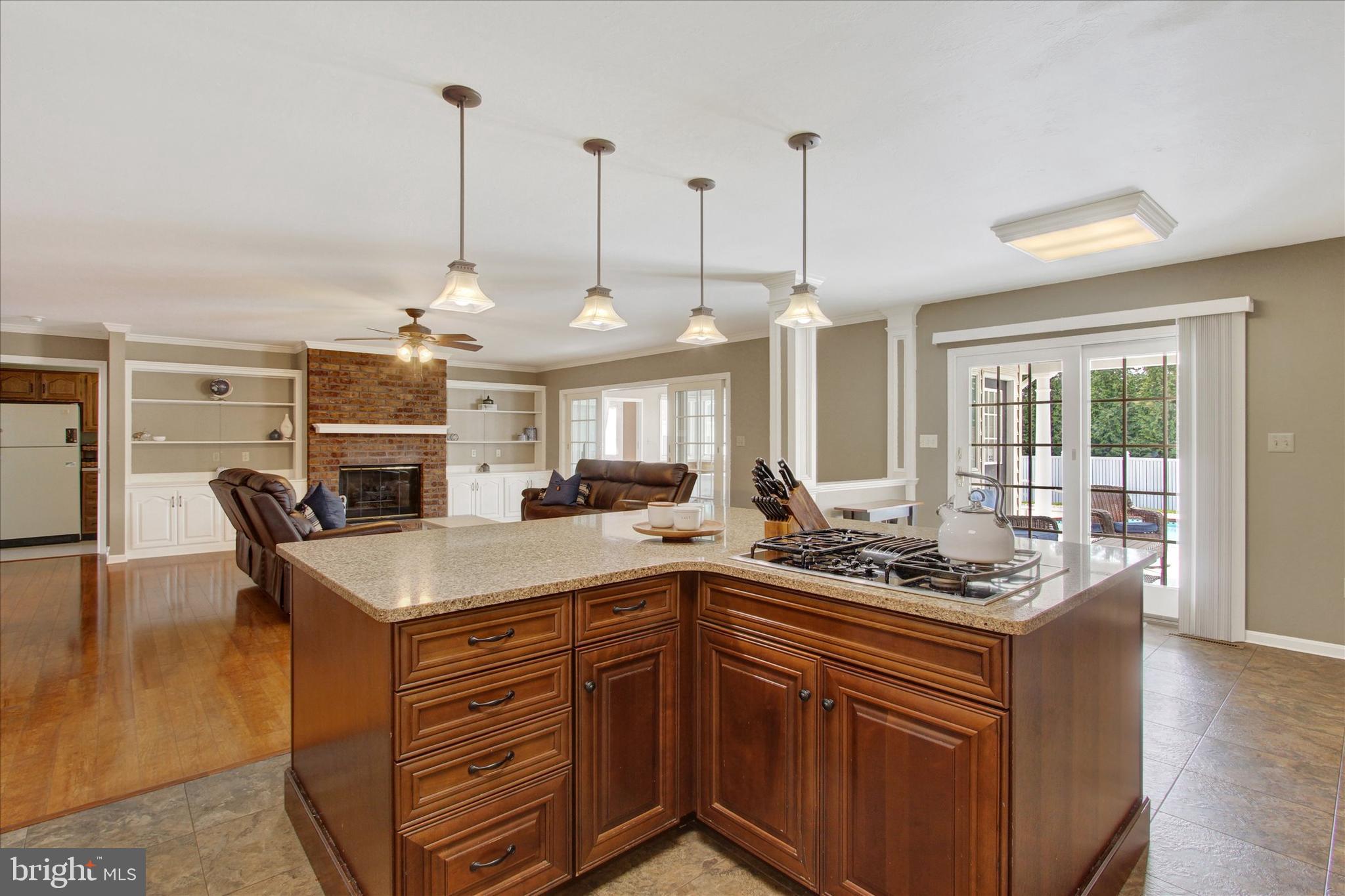 SOUTH POINTE - Residential