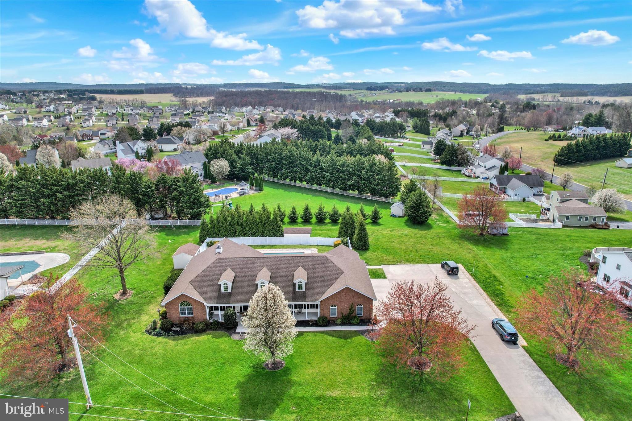 SOUTH POINTE - Residential