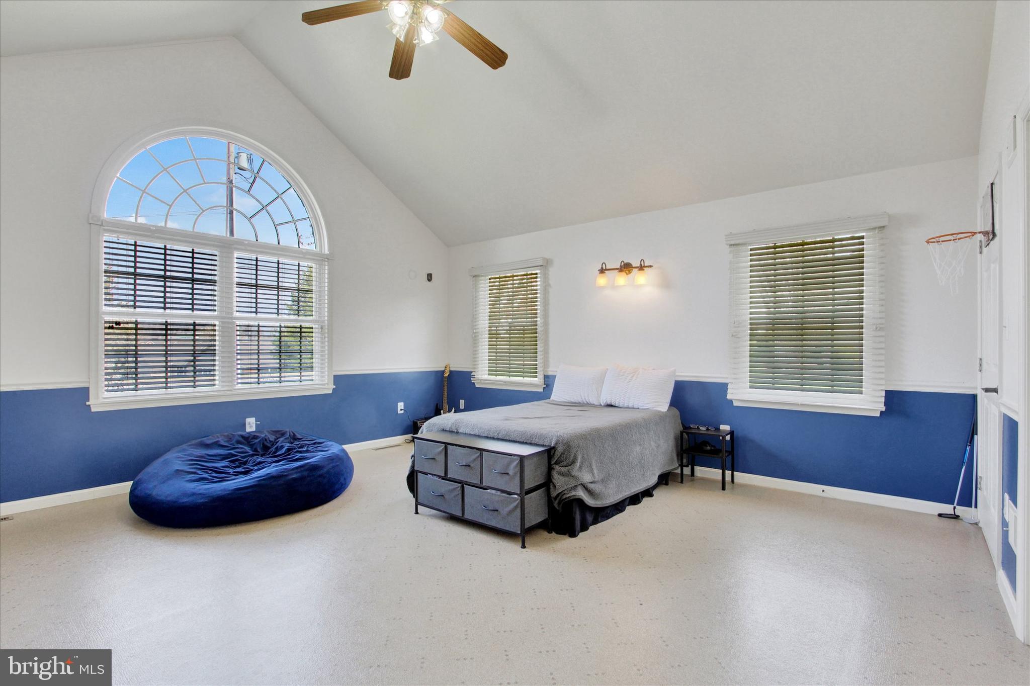 SOUTH POINTE - Residential