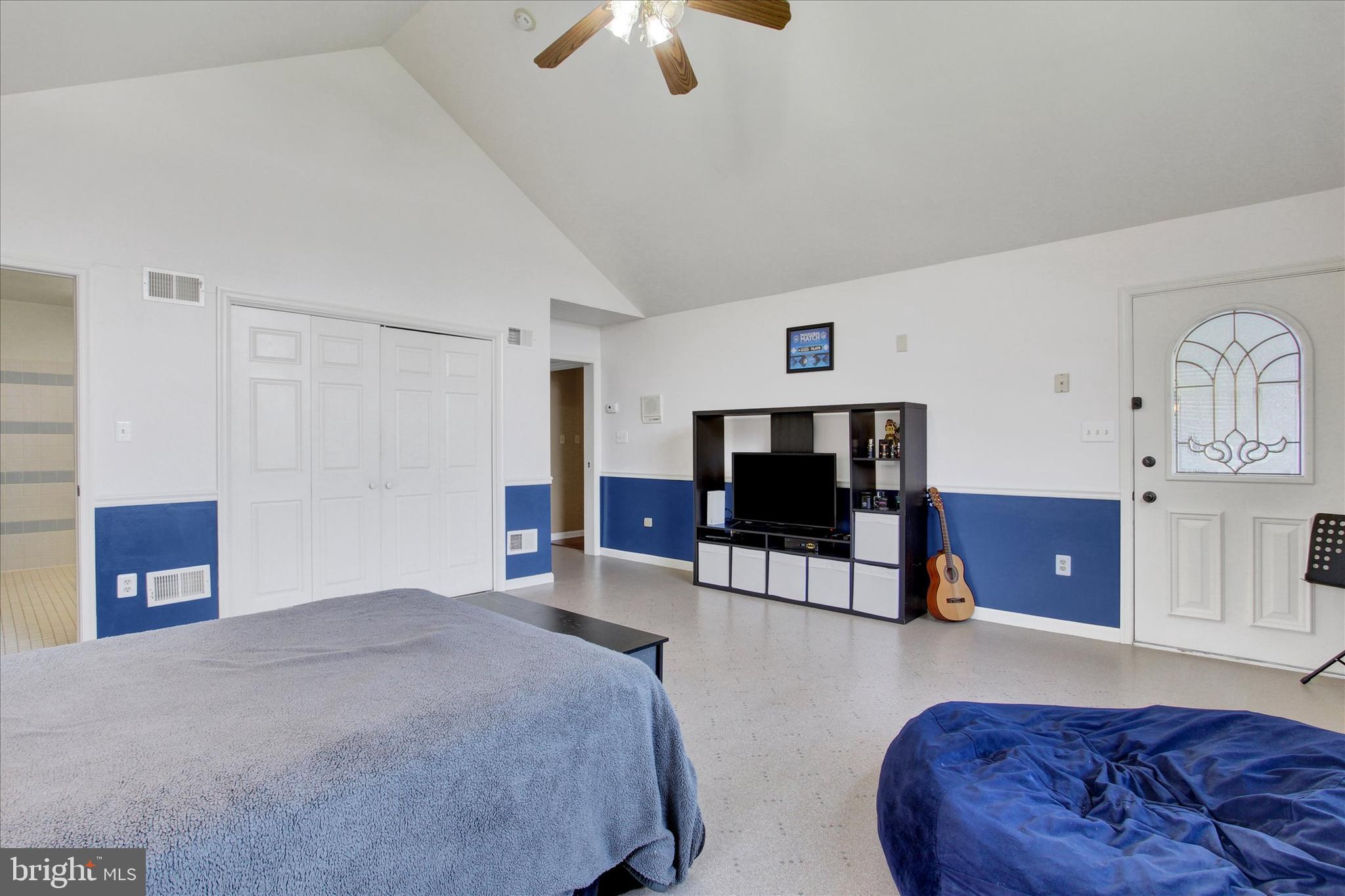 SOUTH POINTE - Residential