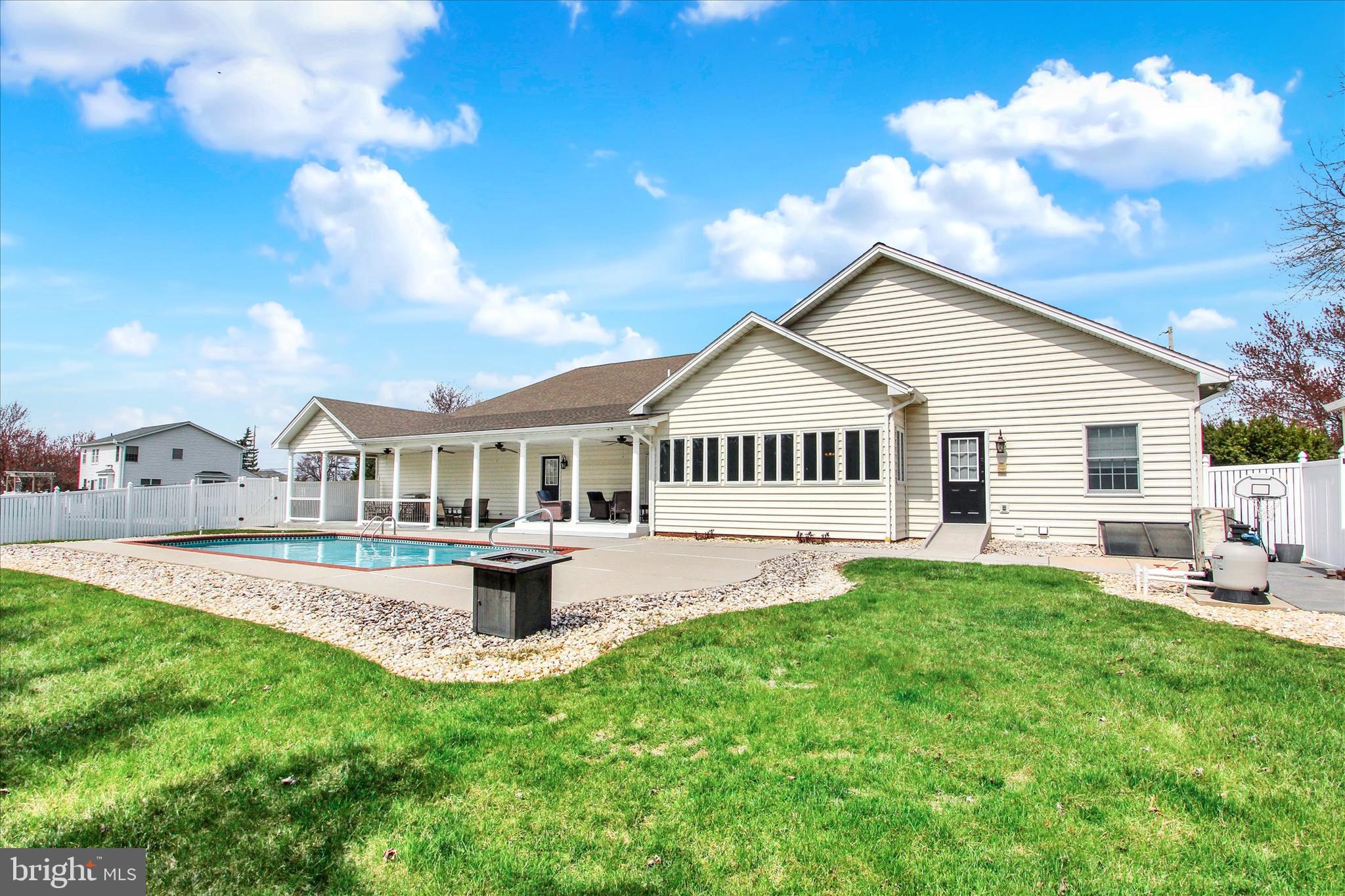 SOUTH POINTE - Residential