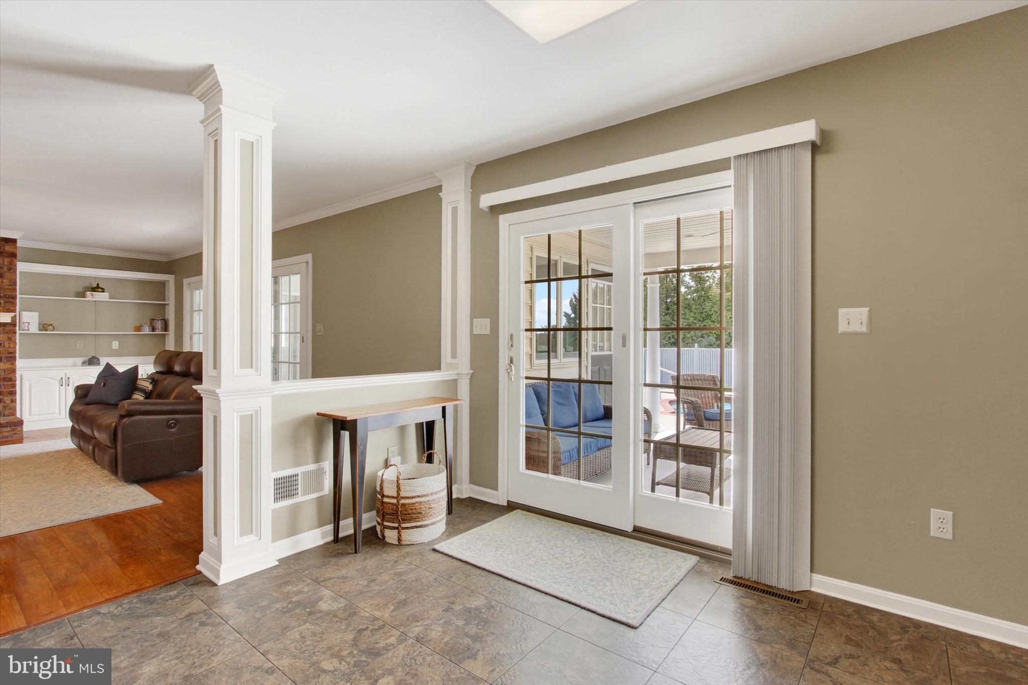 SOUTH POINTE - Residential