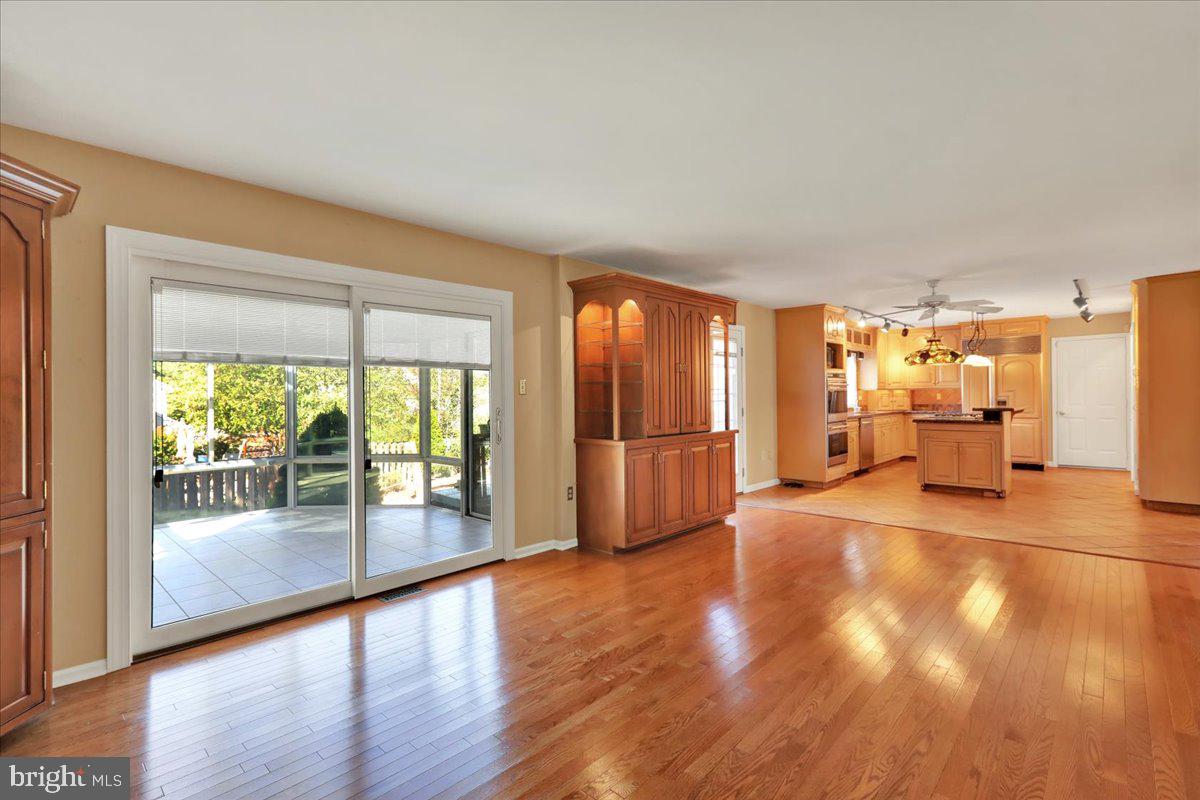 COLONY HILL - Residential