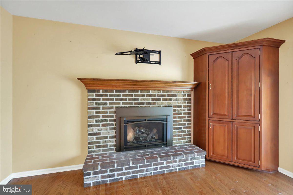 COLONY HILL - Residential