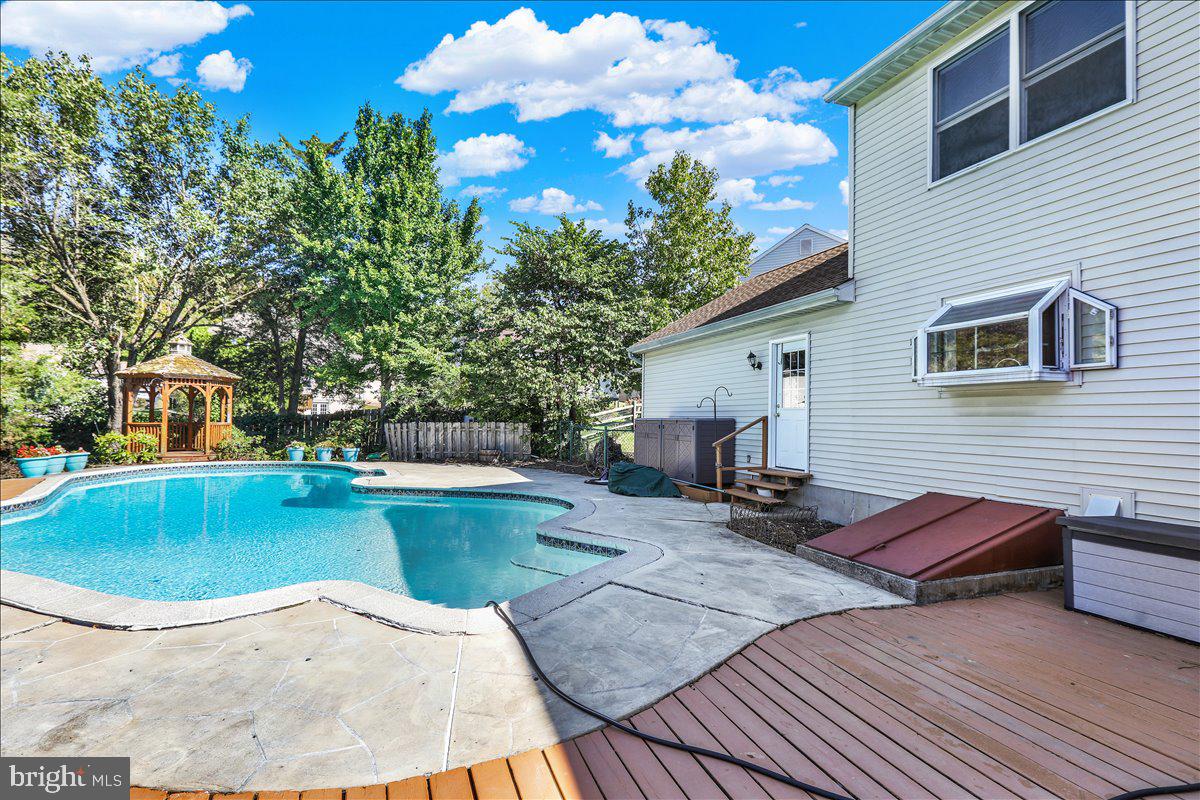 COLONY HILL - Residential