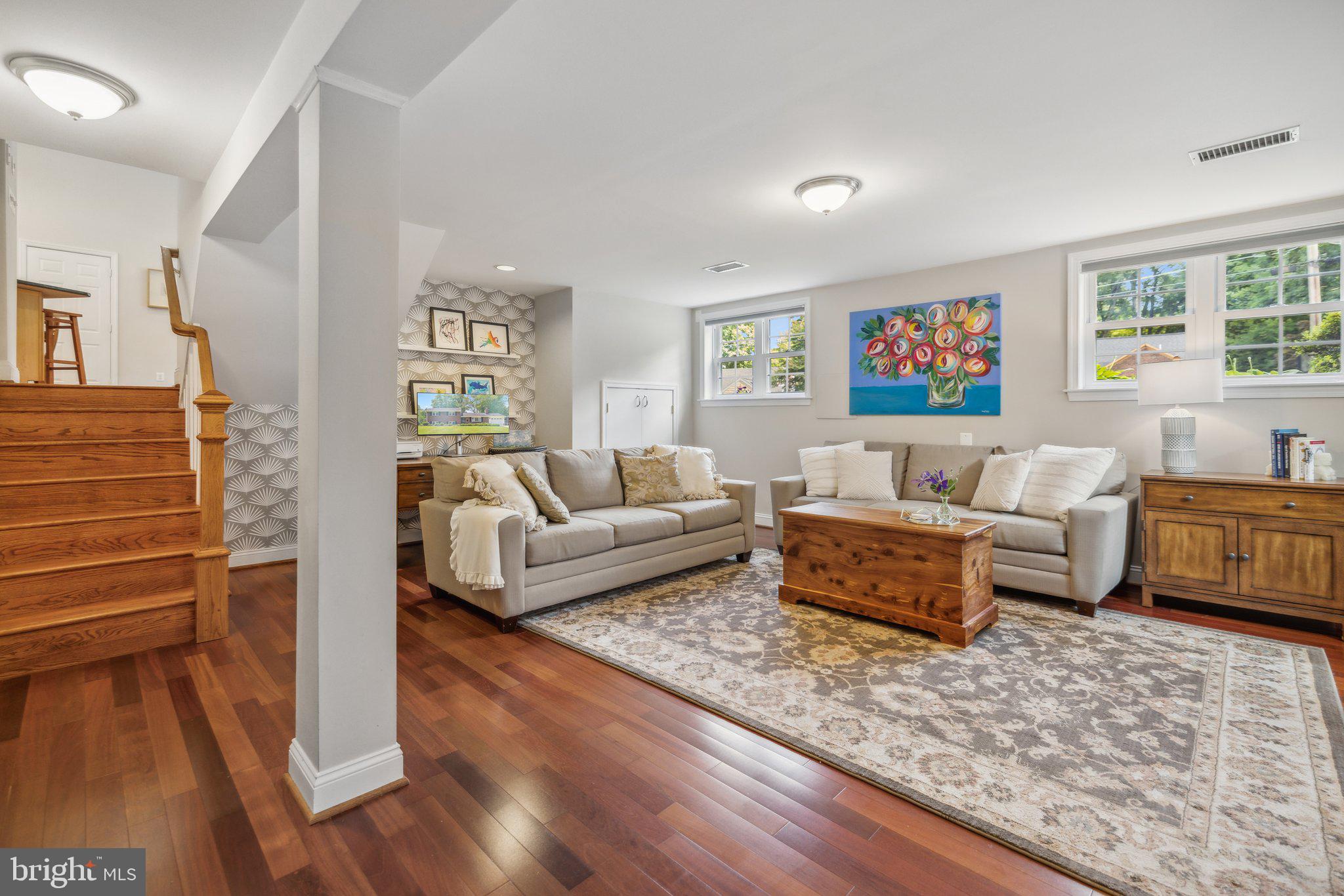 SLEEPY HOLLOW MANOR - Residential