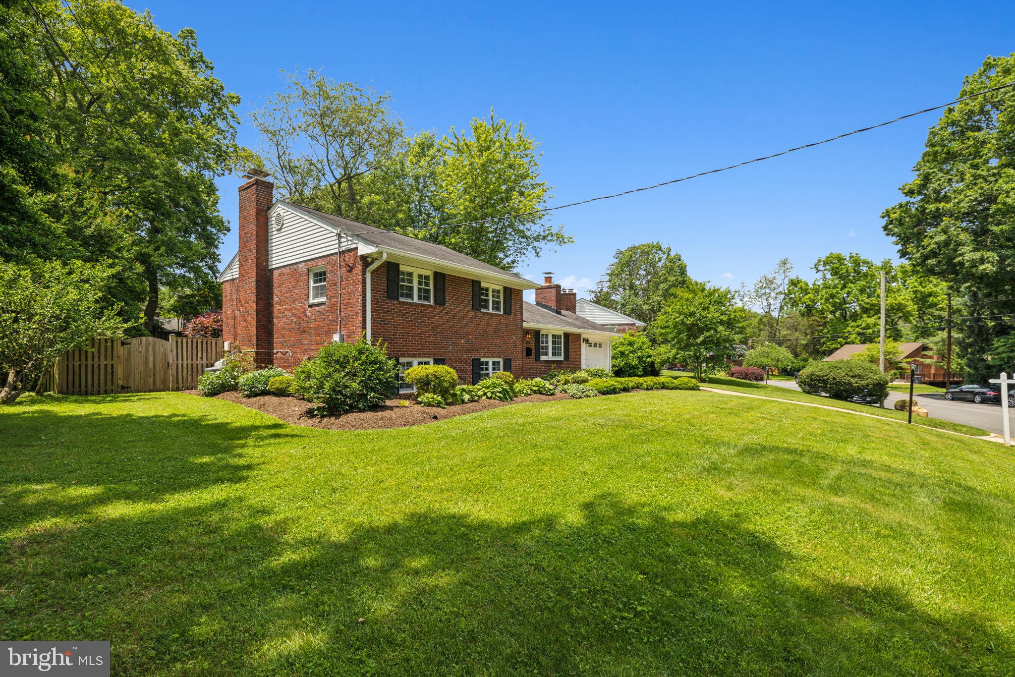 SLEEPY HOLLOW MANOR - Residential