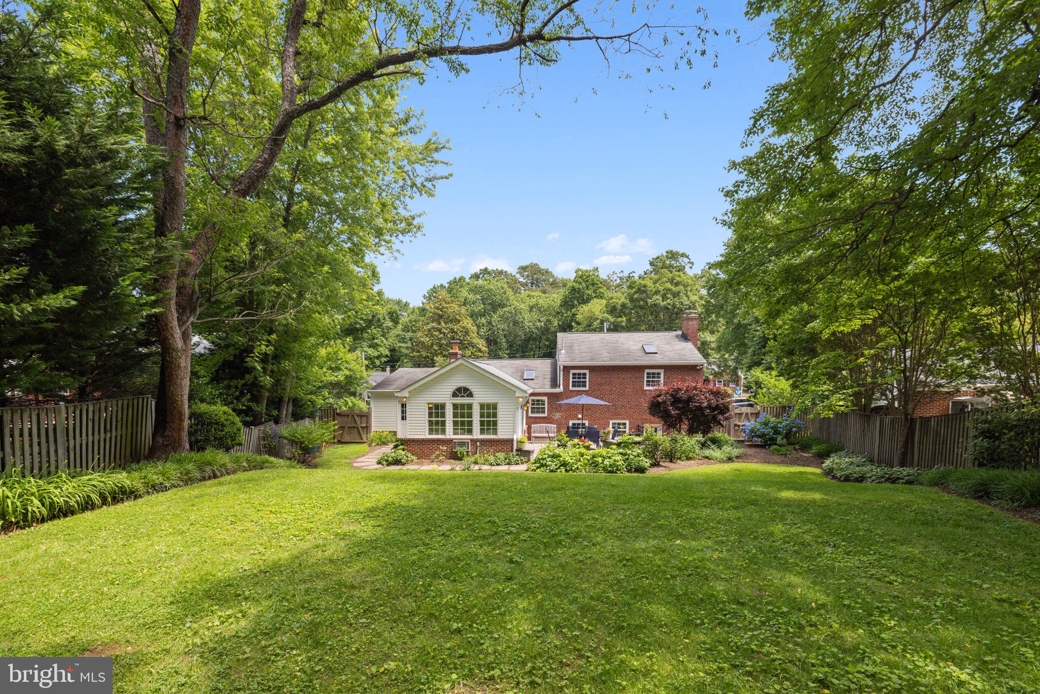 SLEEPY HOLLOW MANOR - Residential