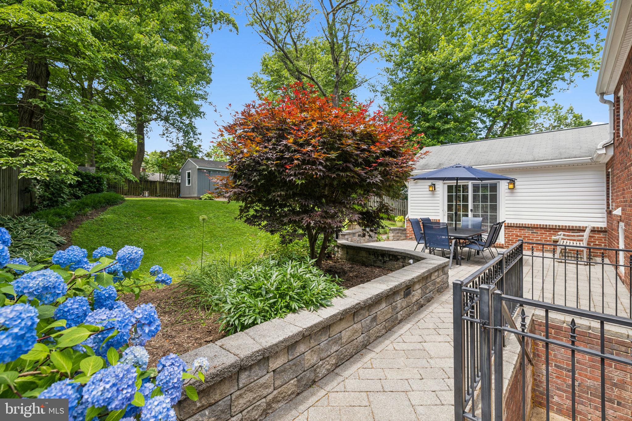 SLEEPY HOLLOW MANOR - Residential