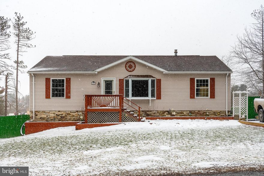 Charming ranch-style home located in the desirable Southern Pines neighborhood. From the moment you enter, you’ll appreciate the warm and inviting feel of the open layout. The main level features three comfortable bedrooms, two full bathrooms, beautiful hardwood flooring, and a seamless kitchen, living, and dining area that creates an ideal space for everyday living and entertaining. The recently finished lower level expands the living space with a spacious family room and plenty of storage. Step outside to enjoy the level, fenced backyard, and rear deck — perfect for gatherings, pets, or simply relaxing with family and friends. Conveniently located just minutes from schools, shopping, and restaurants in the Oakland area, this home offers both comfort and convenience in a wonderful neighborhood setting.