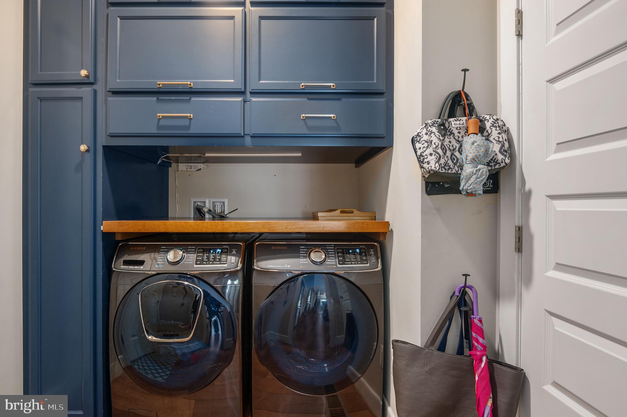 AVONDALE ESTATES - Residential