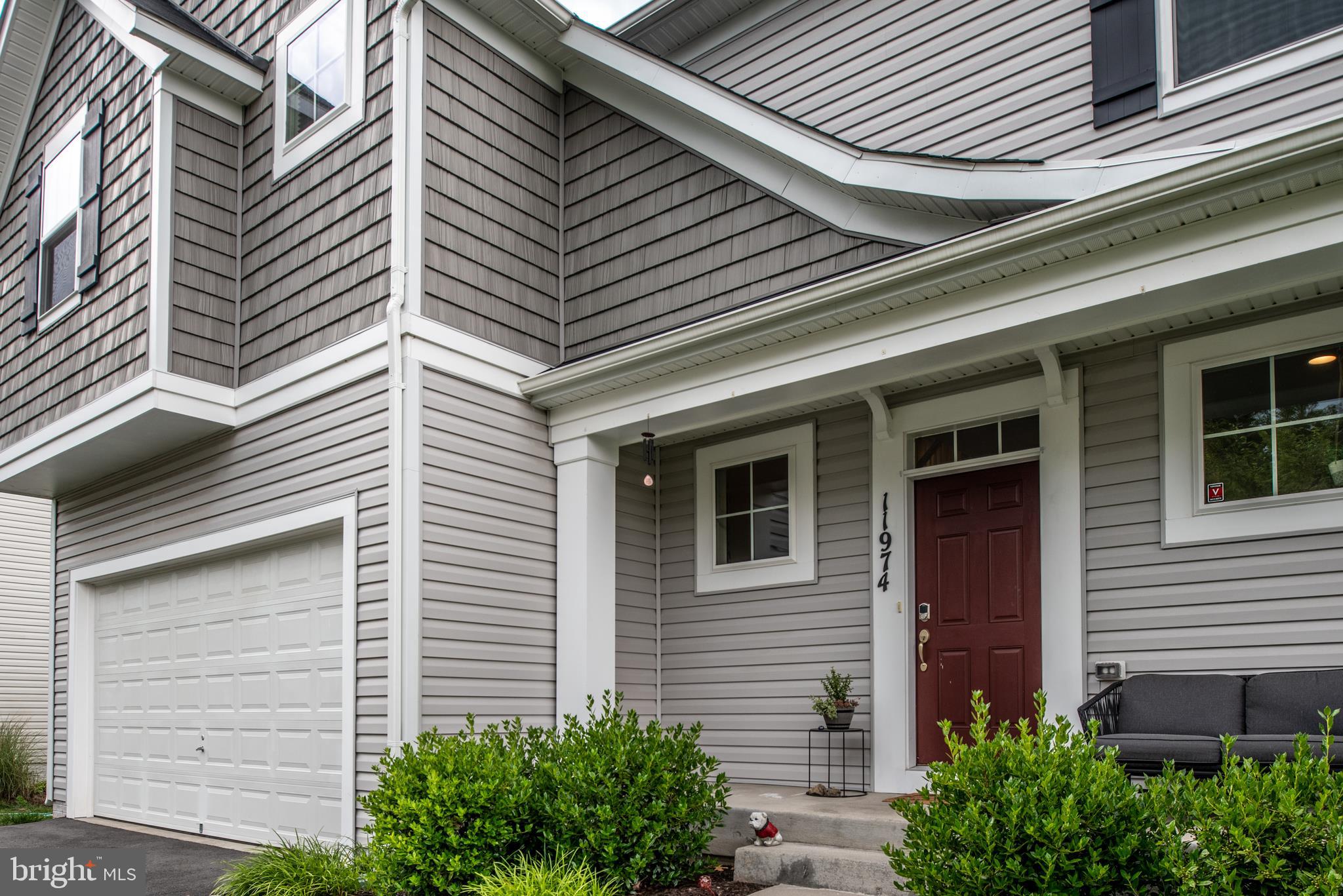 AVONDALE ESTATES - Residential