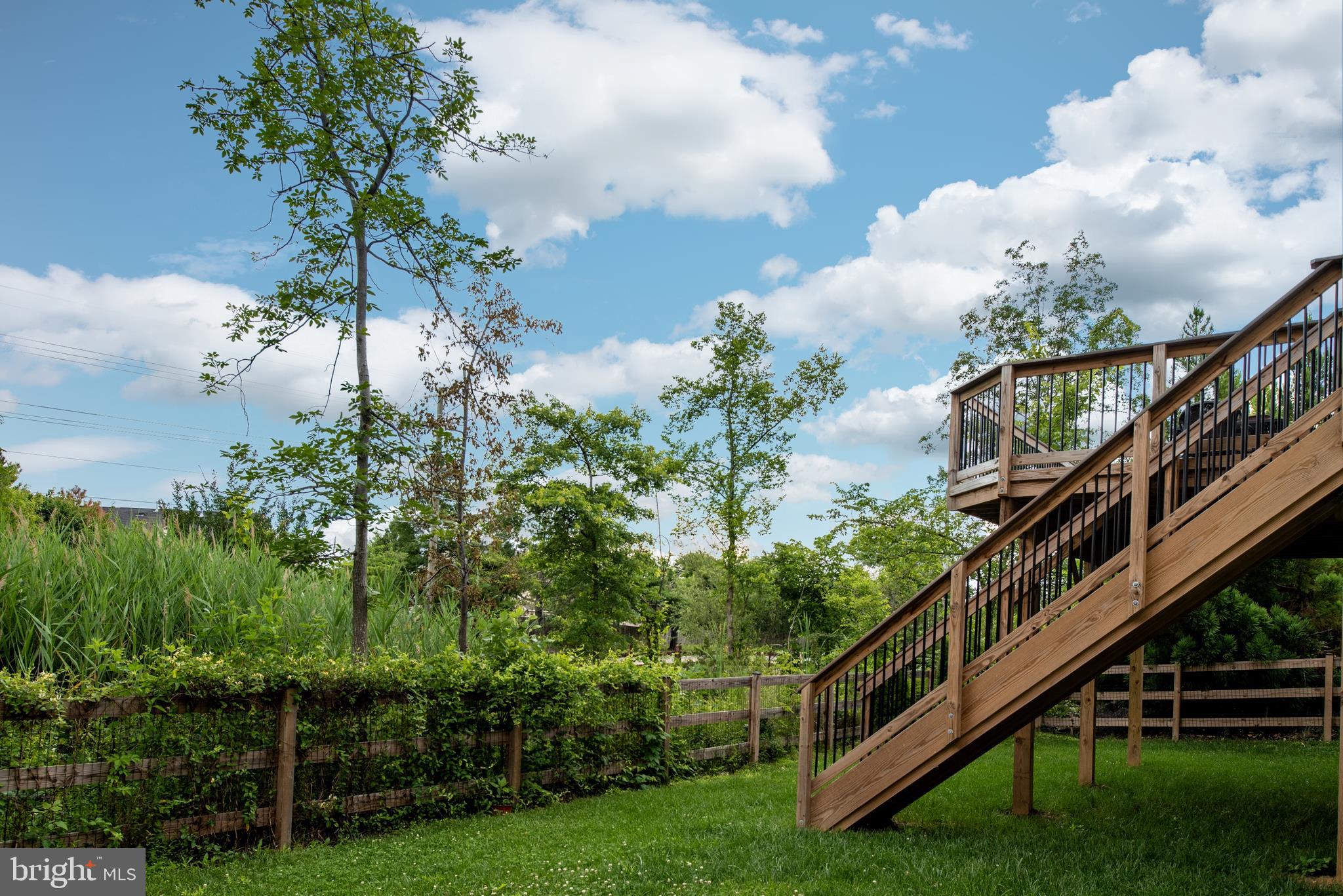 AVONDALE ESTATES - Residential