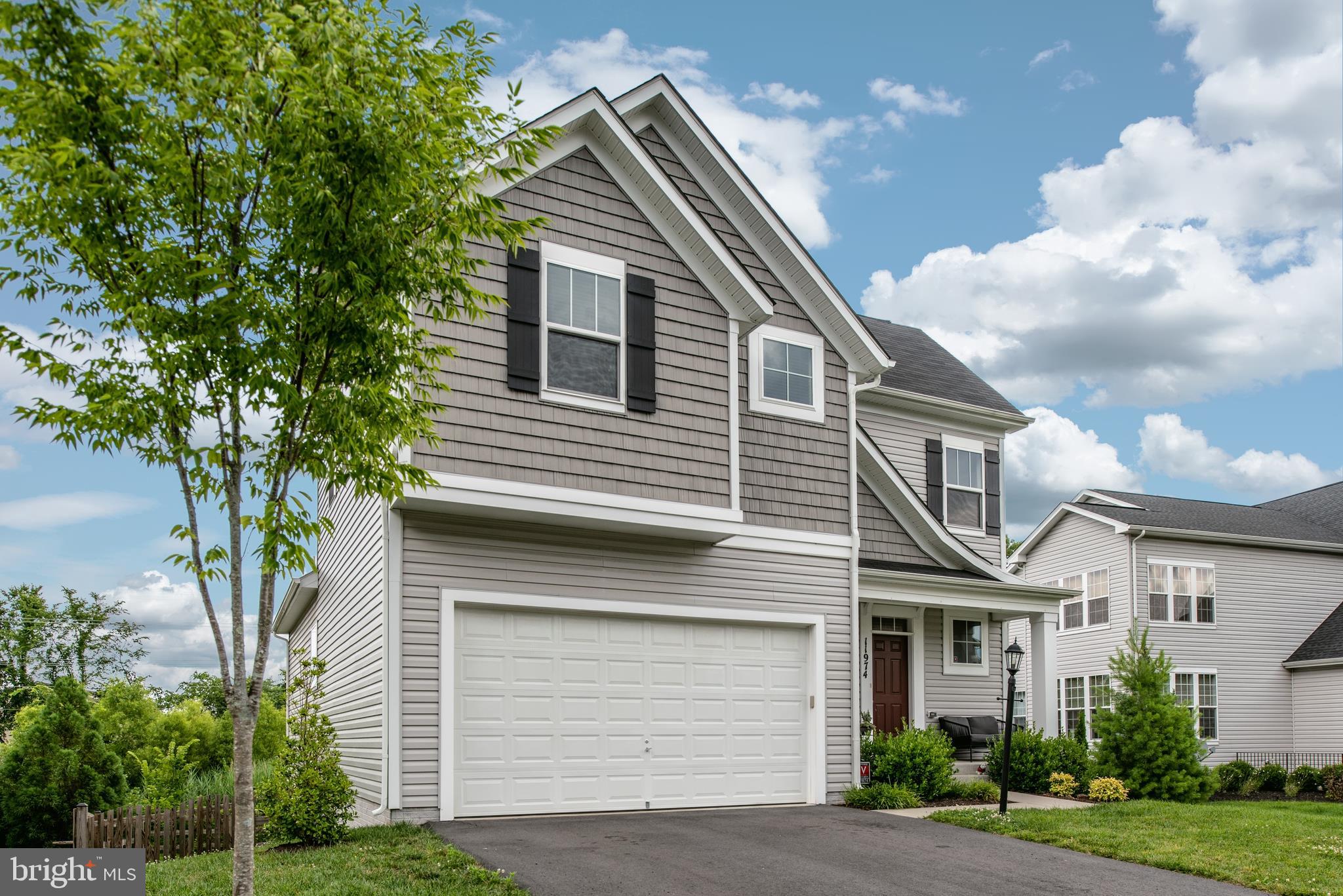 AVONDALE ESTATES - Residential