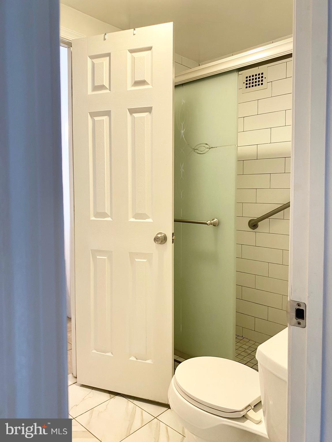 SKYLINE PLAZA - Residential Lease