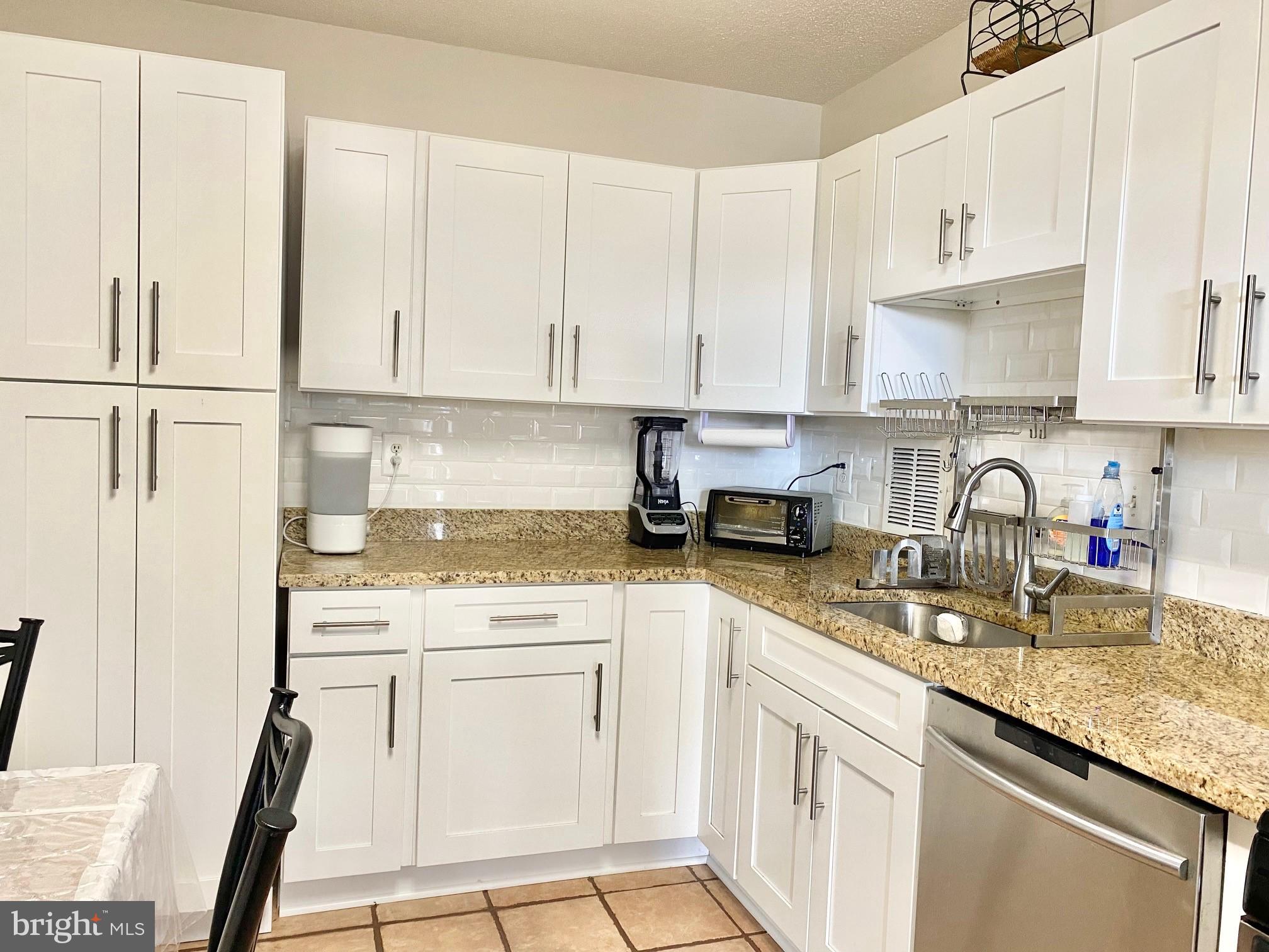 SKYLINE PLAZA - Residential Lease