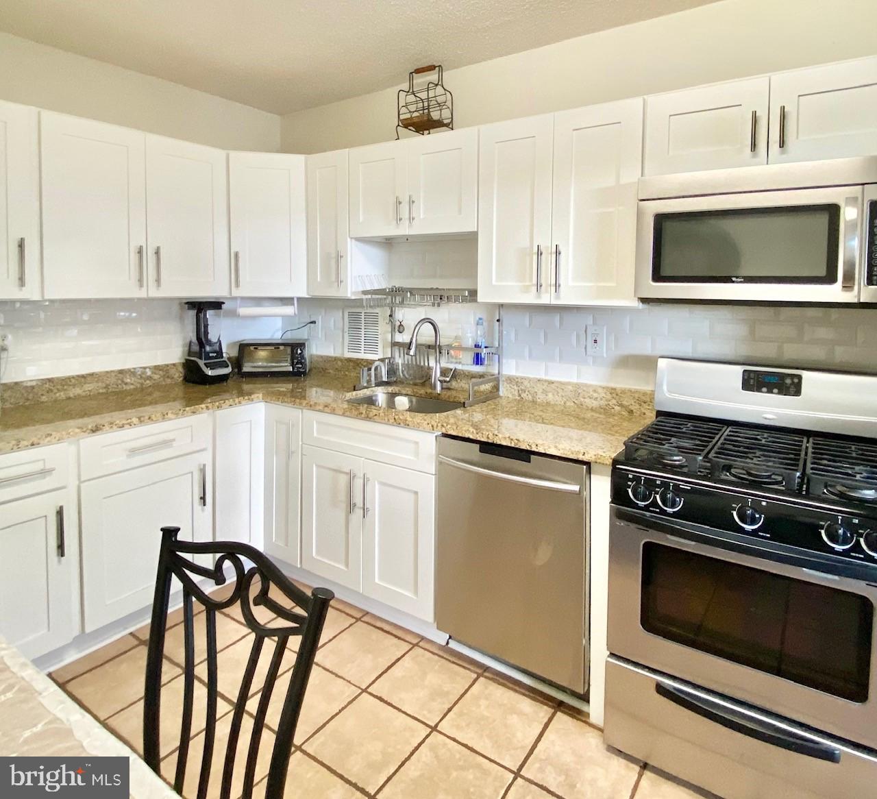 SKYLINE PLAZA - Residential Lease