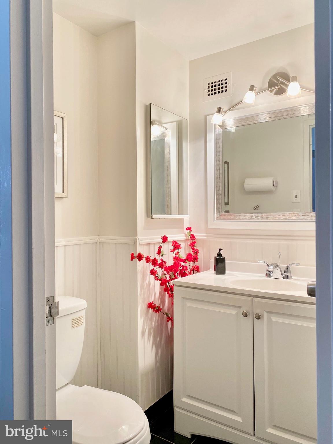 SKYLINE PLAZA - Residential Lease