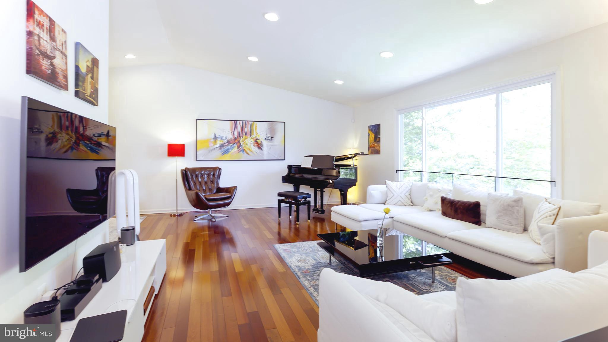 BRADLEY PARK - Residential Lease