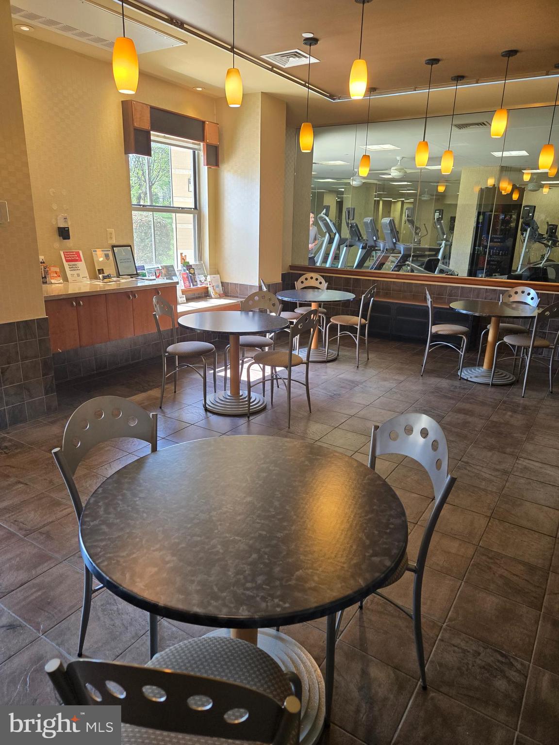 CARLTON HOUSE - Residential