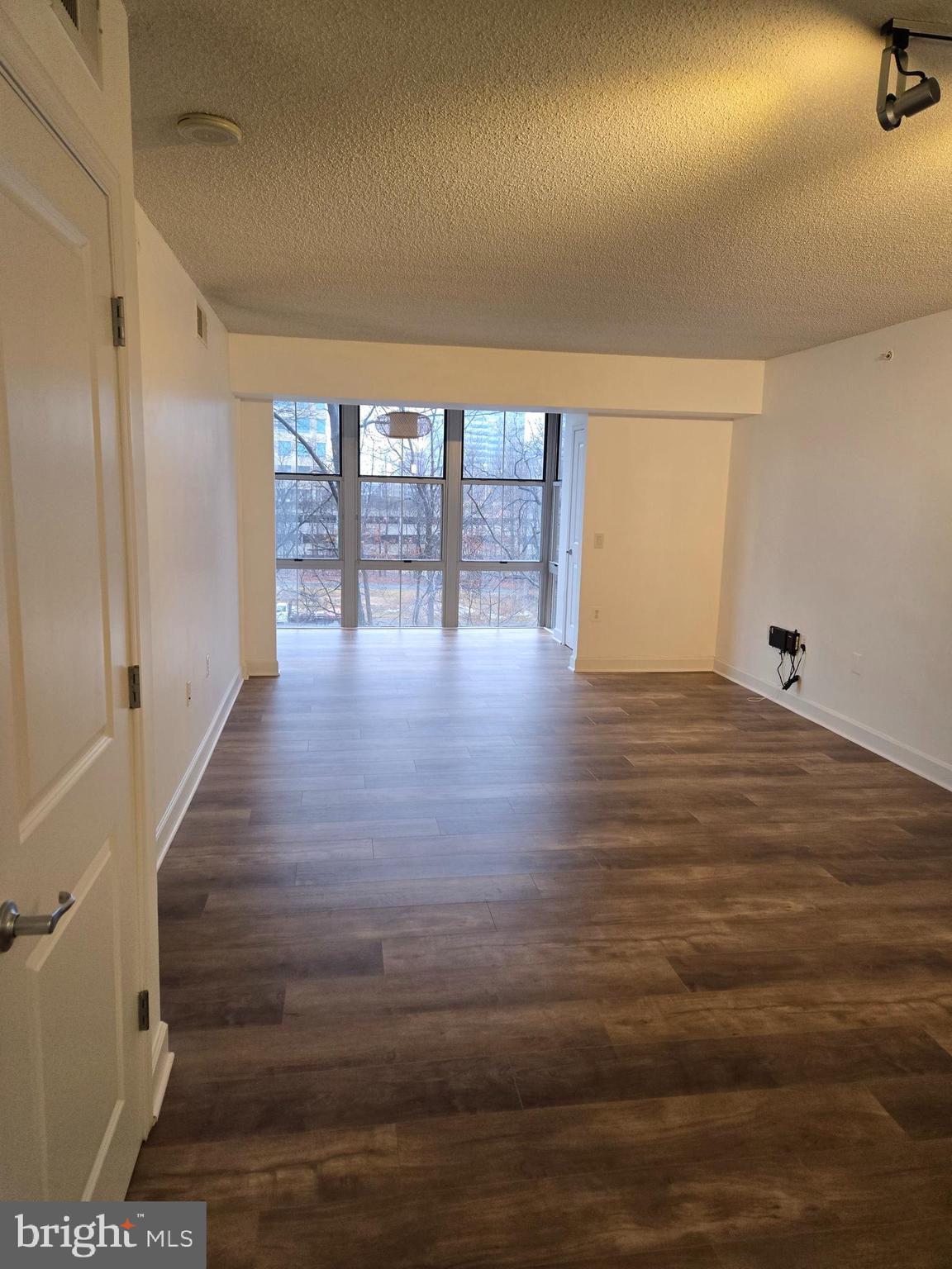 CARLTON HOUSE - Residential