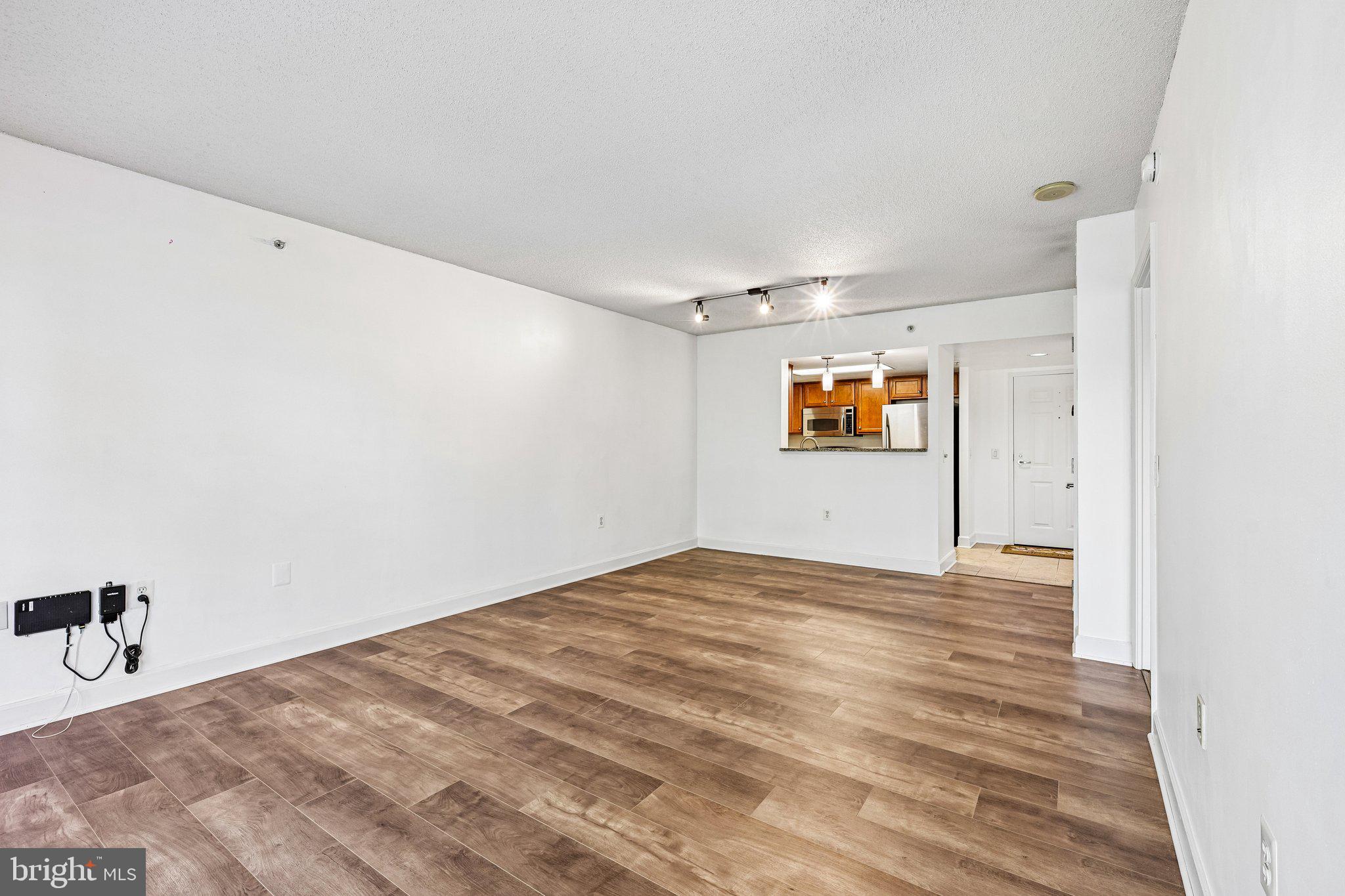 CARLTON HOUSE - Residential