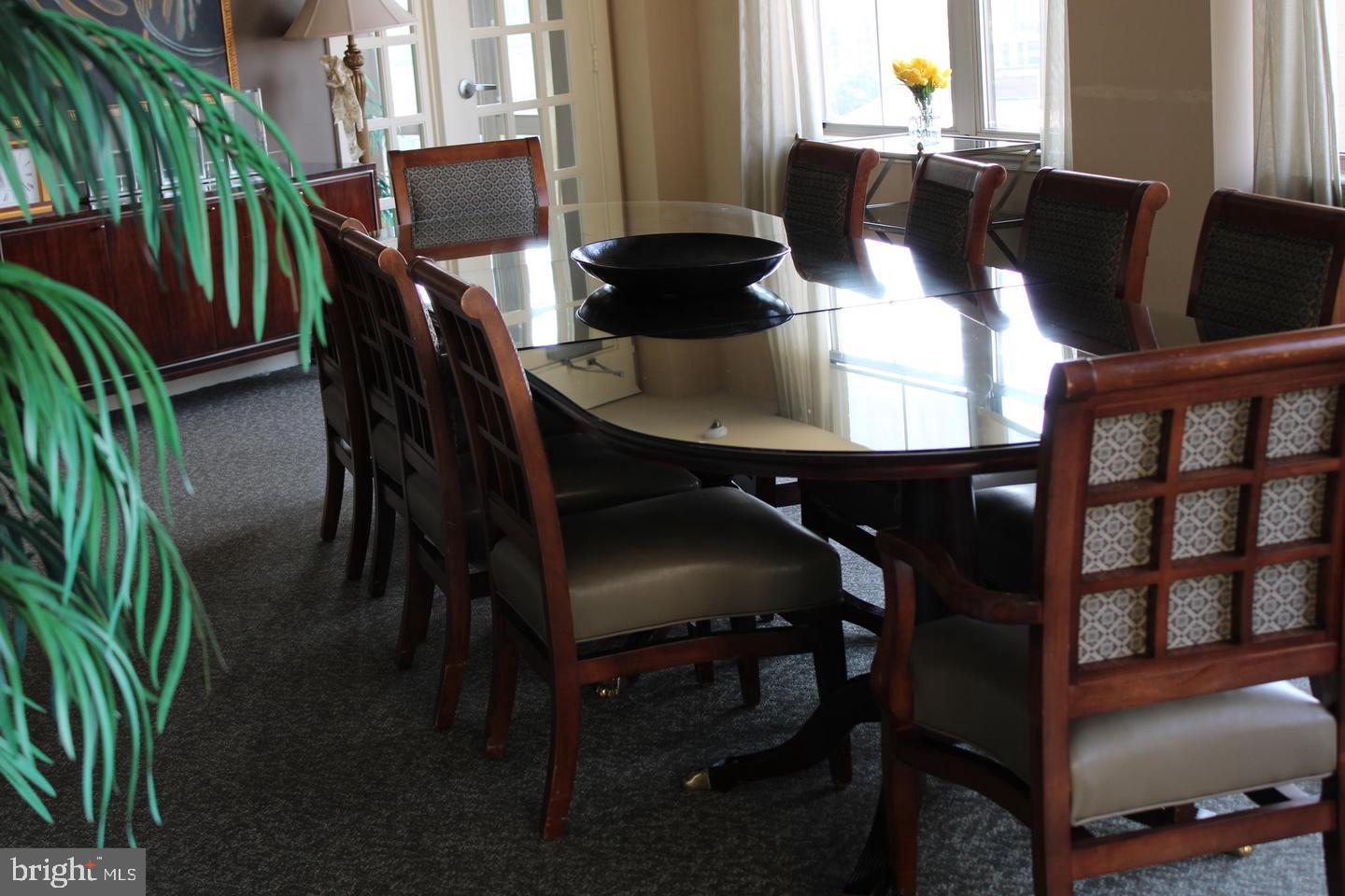 CARLTON HOUSE - Residential