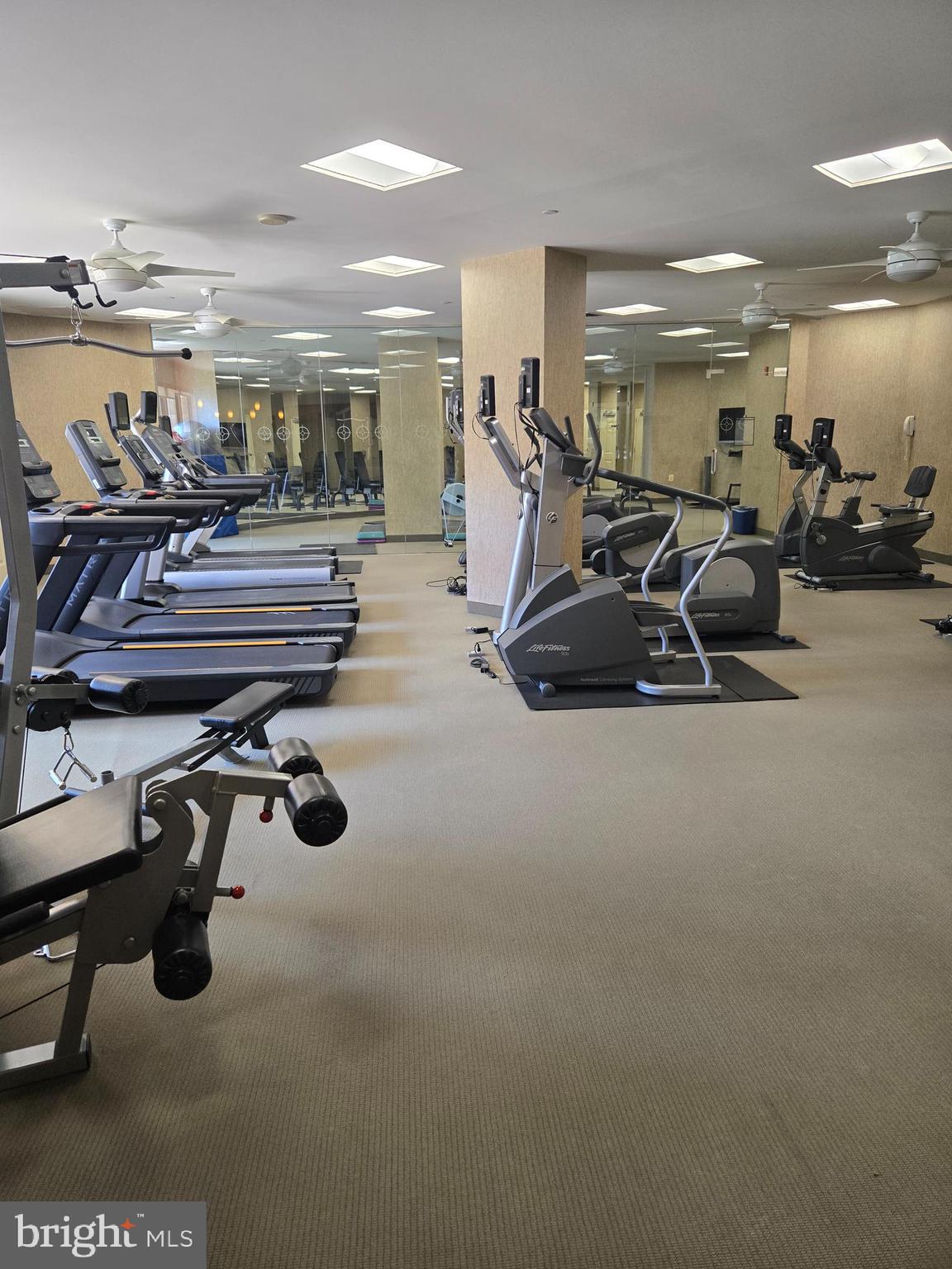 CARLTON HOUSE - Residential