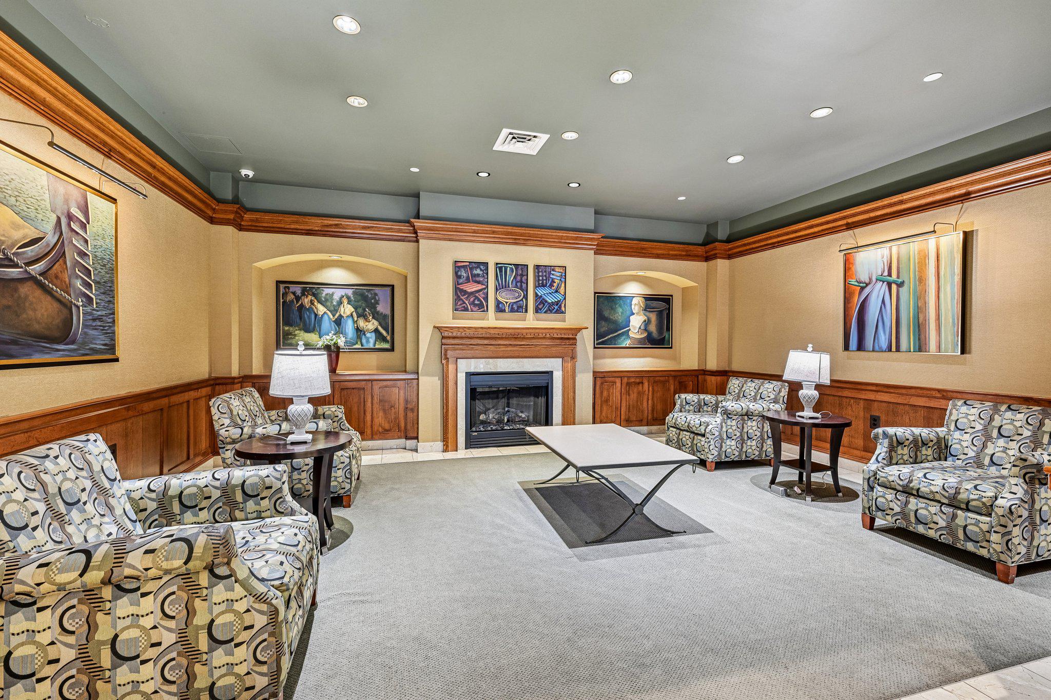 CARLTON HOUSE - Residential