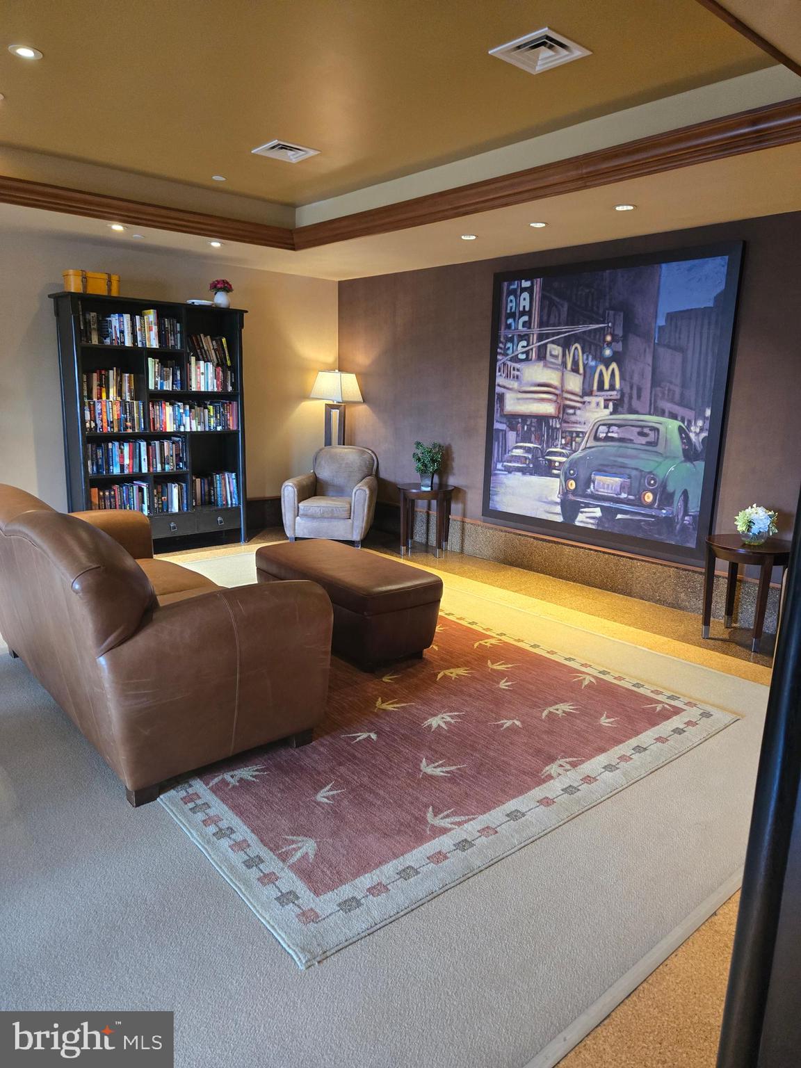 CARLTON HOUSE - Residential