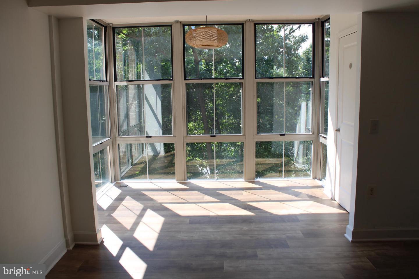 CARLTON HOUSE - Residential