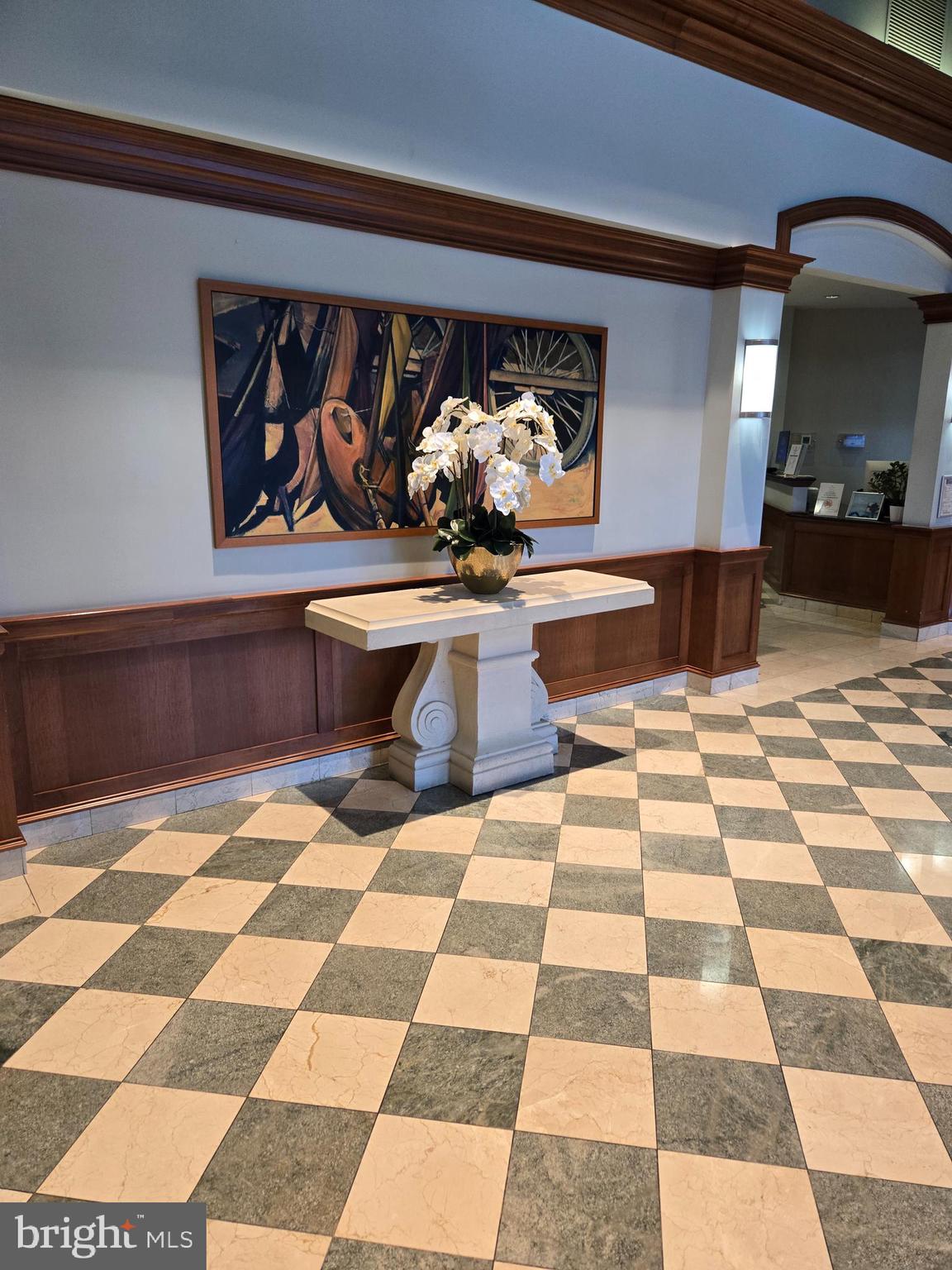 CARLTON HOUSE - Residential