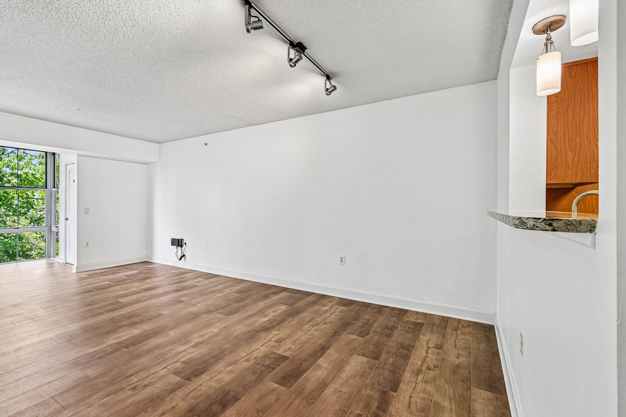 CARLTON HOUSE - Residential