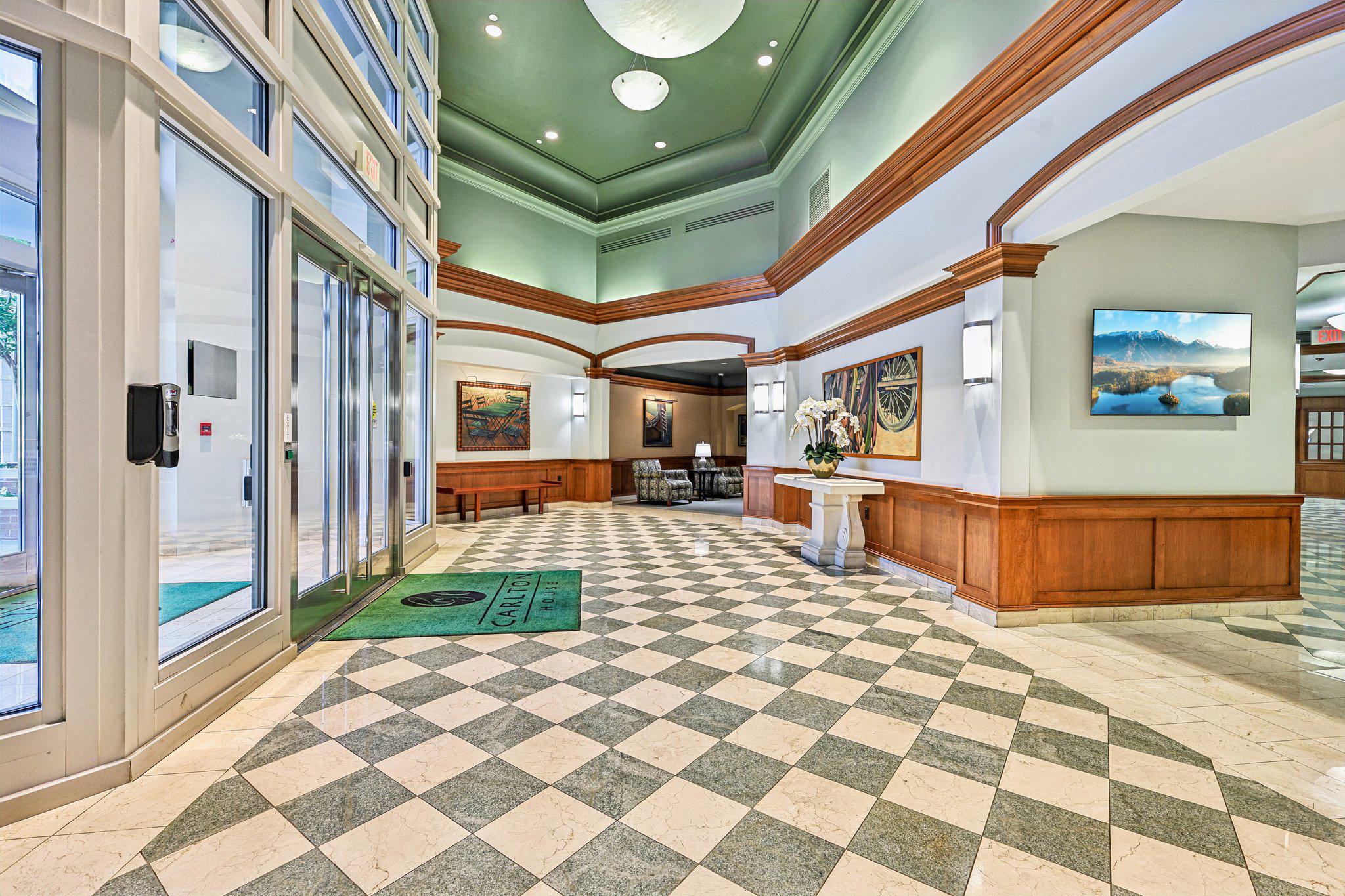 CARLTON HOUSE - Residential