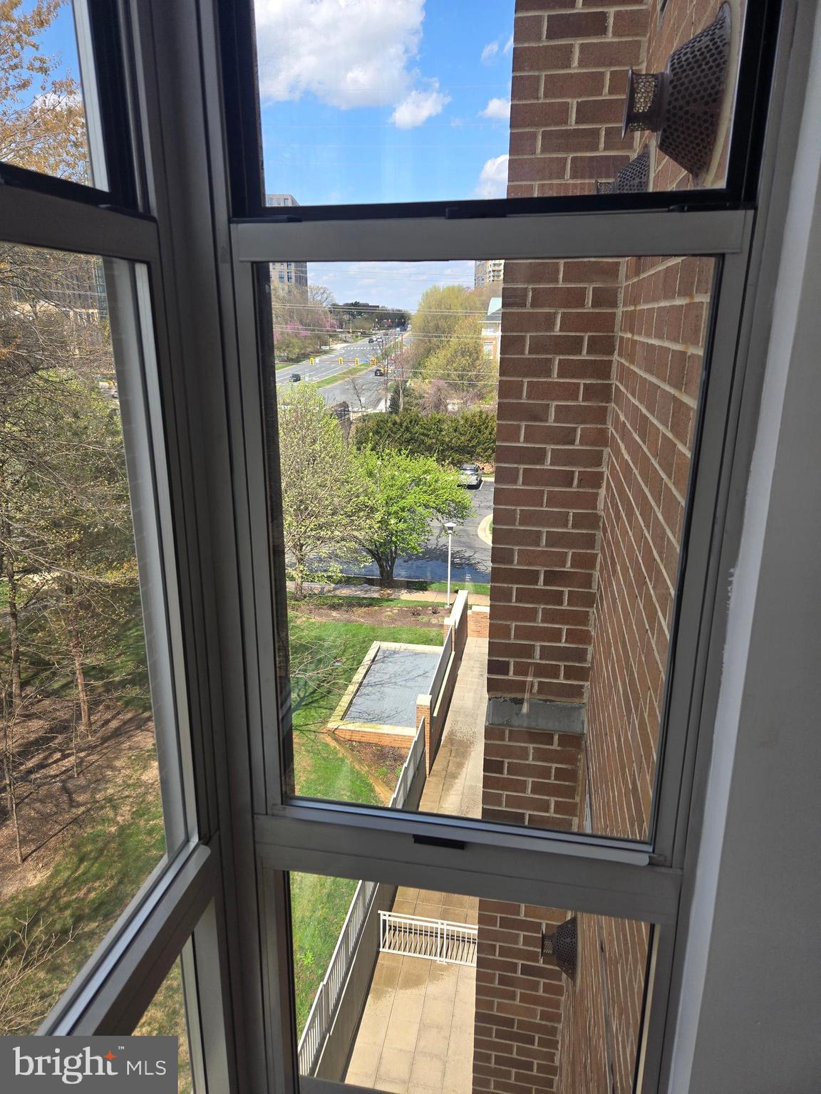 CARLTON HOUSE - Residential