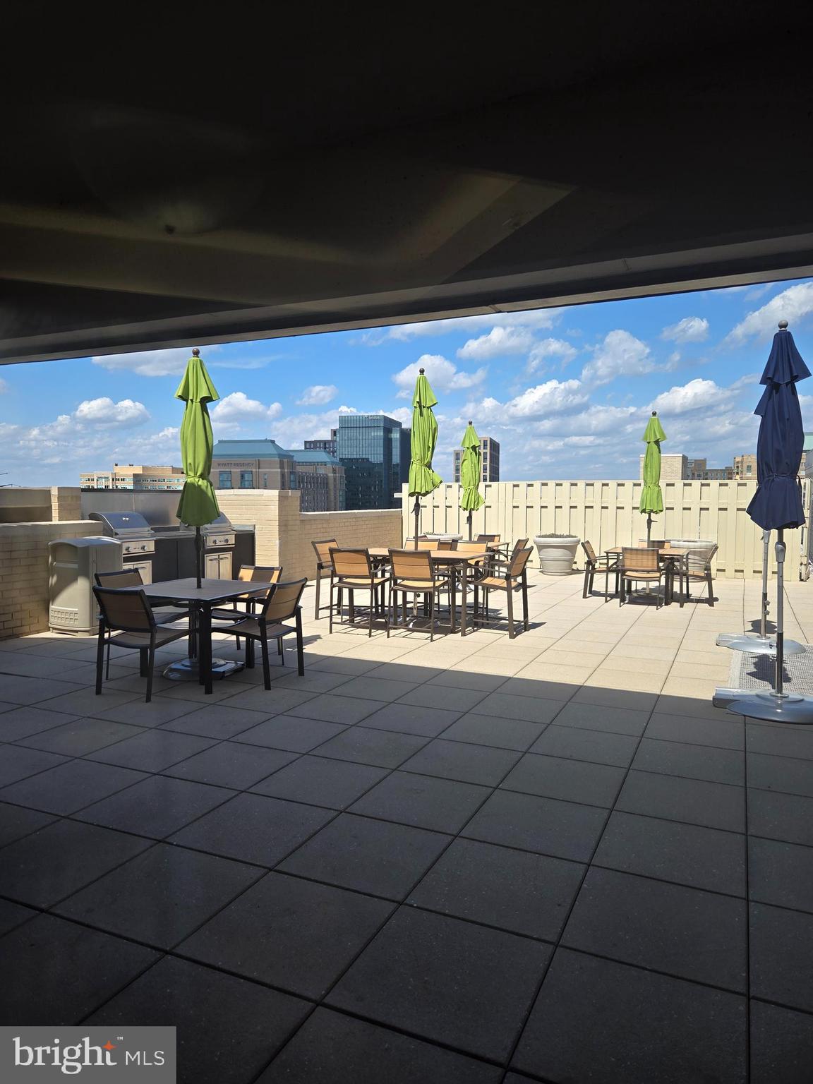 CARLTON HOUSE - Residential