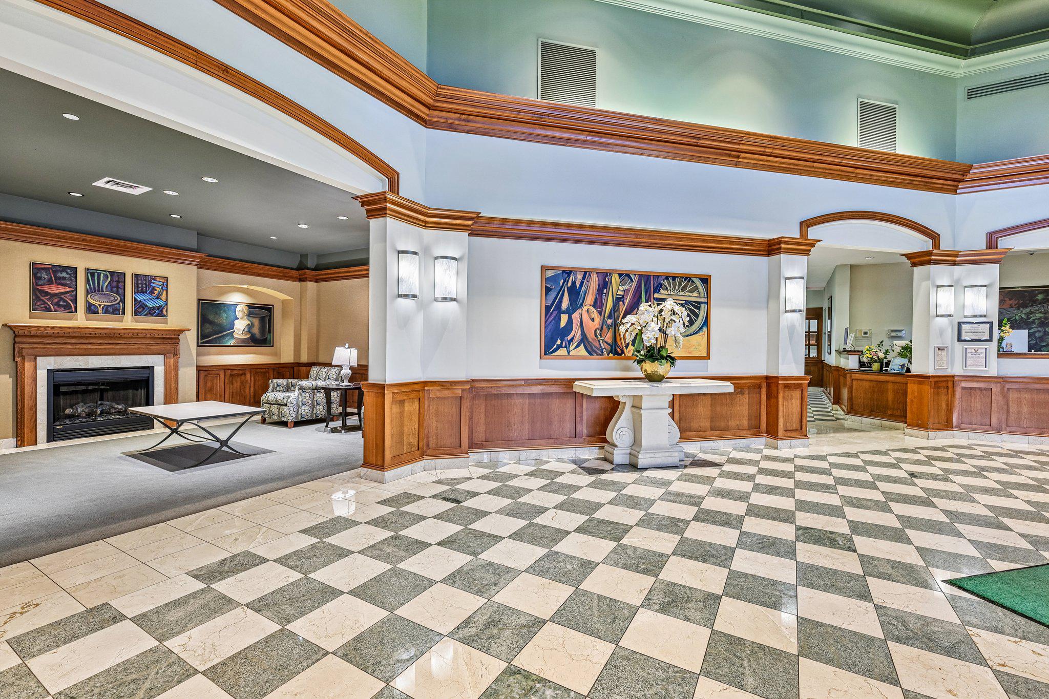 CARLTON HOUSE - Residential